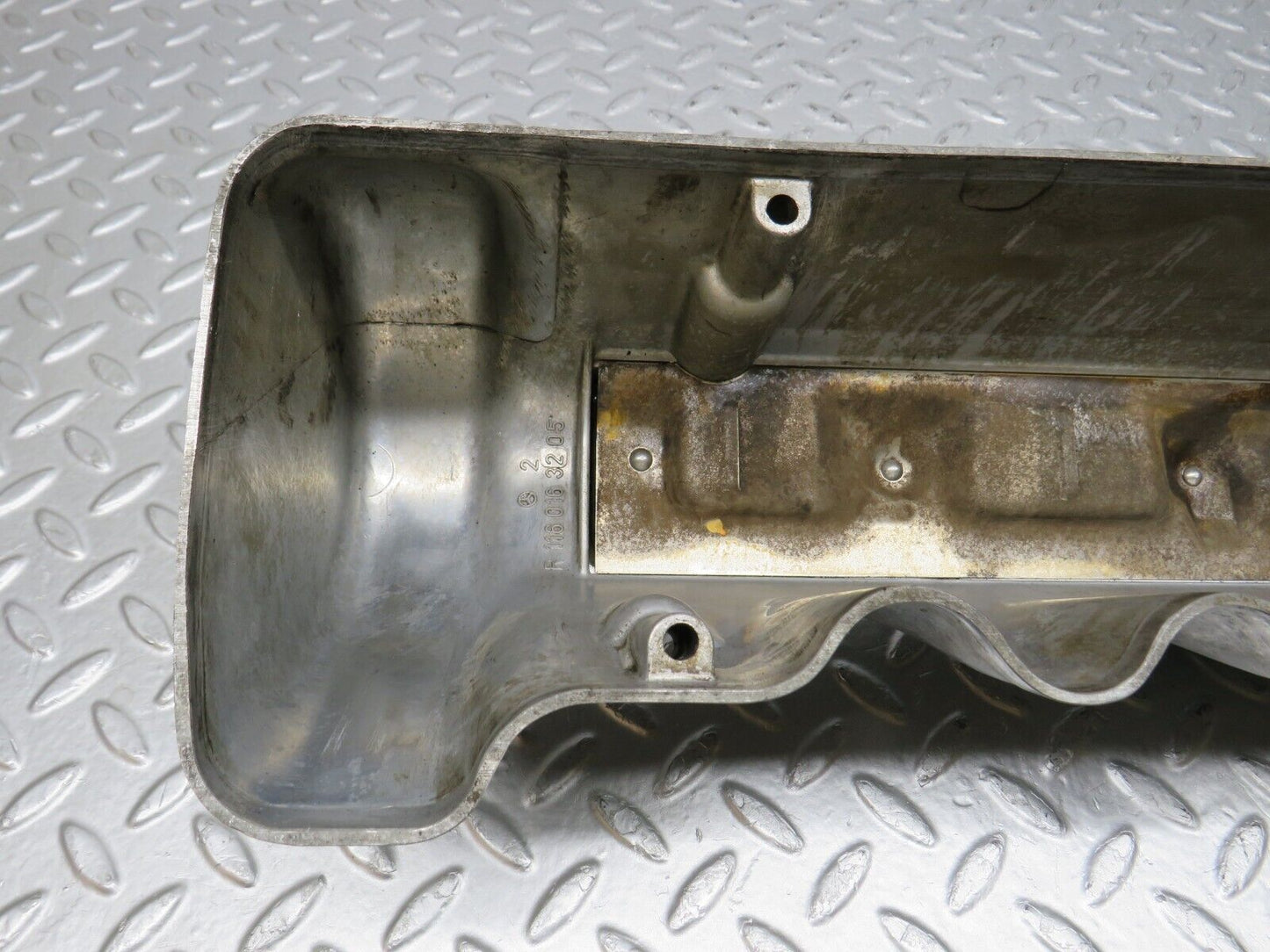 39894 Mercedes-Benz R107 350SL Coupe Cylinder Head Valve Cover Left 1160163205