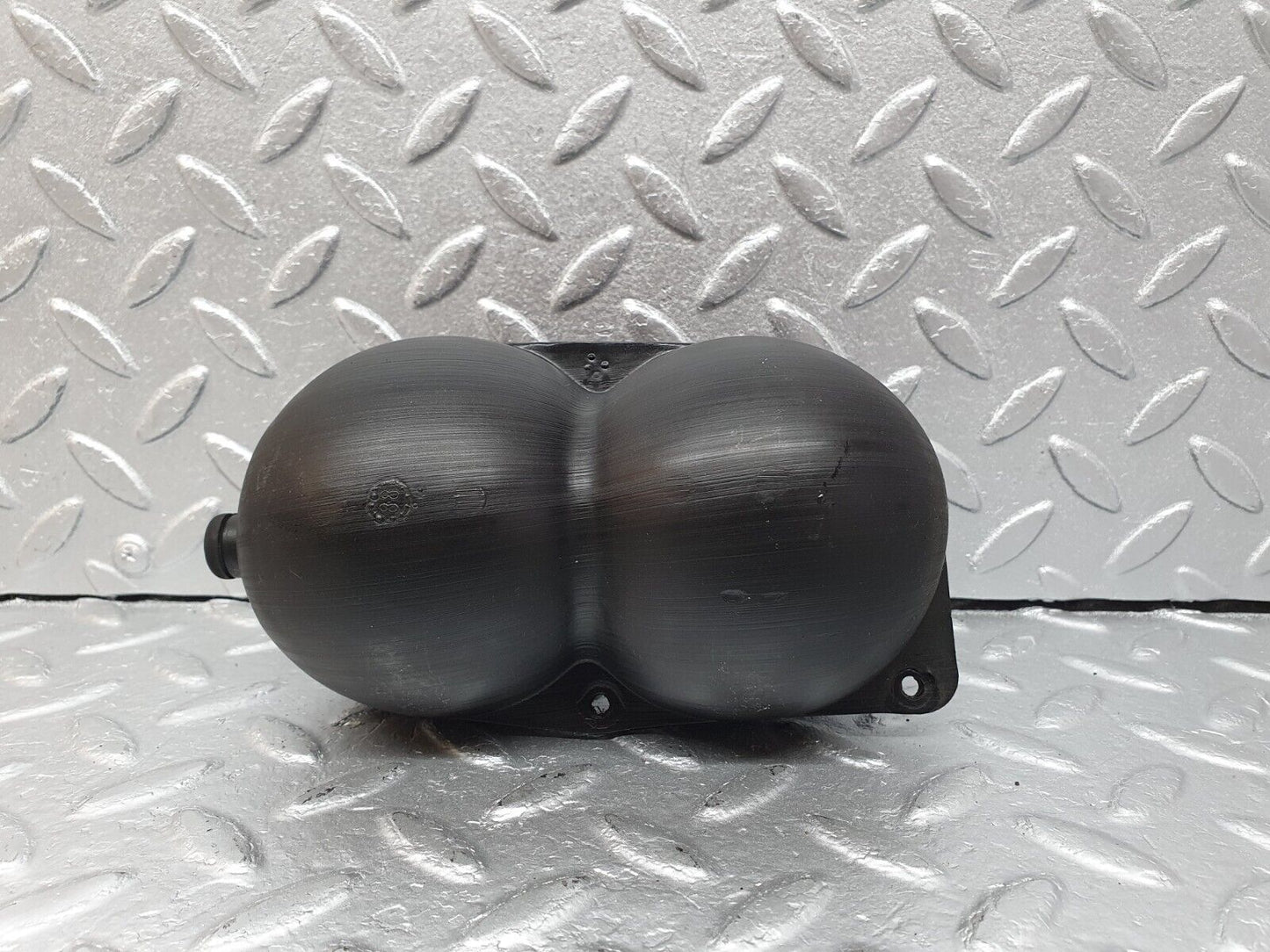41521 Mercedes-Benz W124 200E Vacuum Reservoir Tank