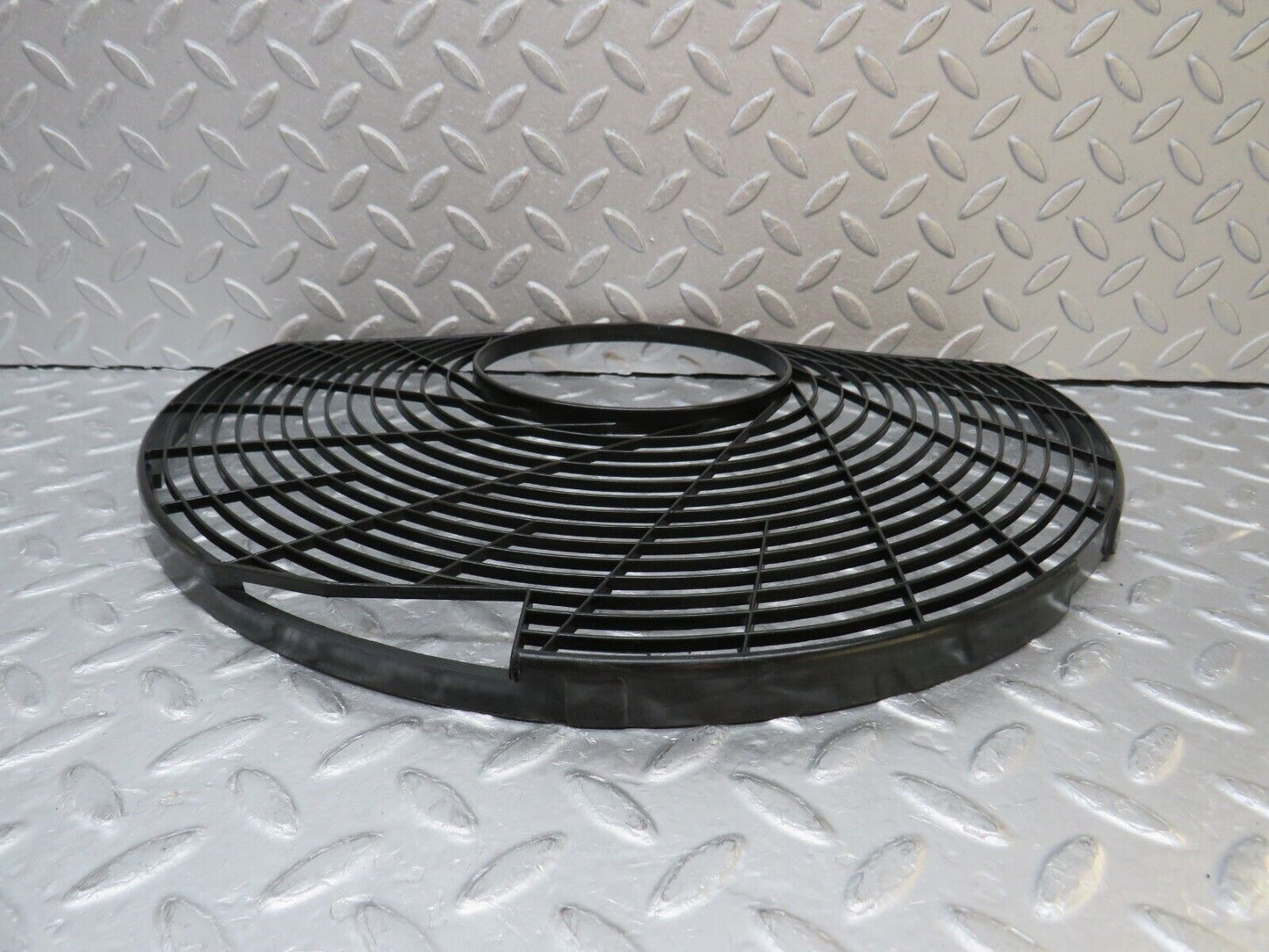 37017 Mercedes-Benz C126 420SEC Coupe Radiator Fan Shroud Fan Cover 1165030001