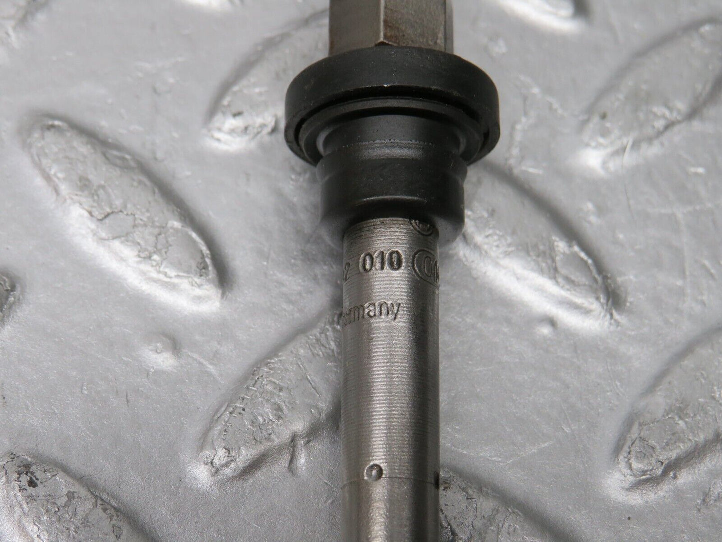 32707 Mercedes-Benz S124 300TE Wagon Fuel Injector Bosch 0437502010