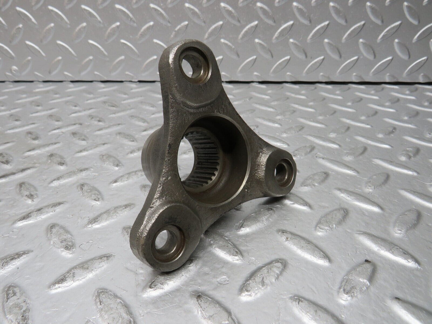 30226 Mercedes-Benz W123 230E Automatic Gearbox Rear Flange 722.122