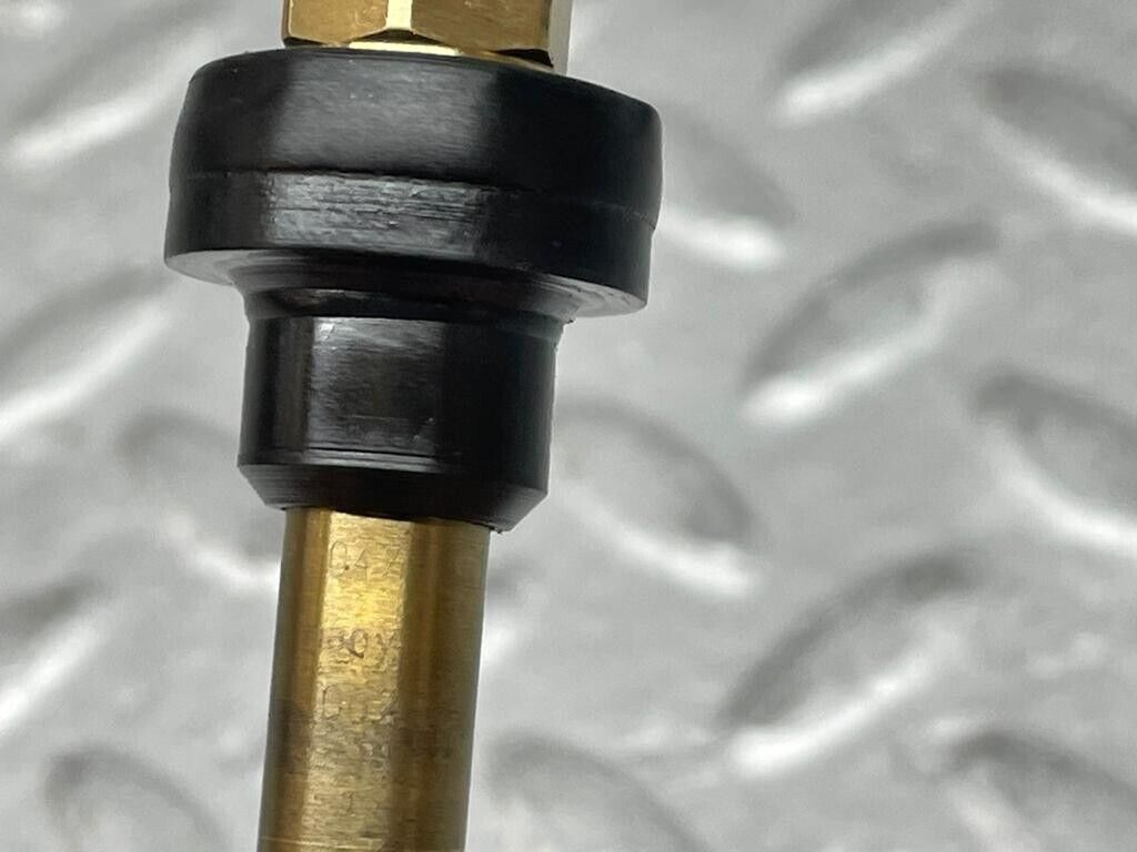 36705 Mercedes-Benz W201 190E Fuel Injector 0437502047
