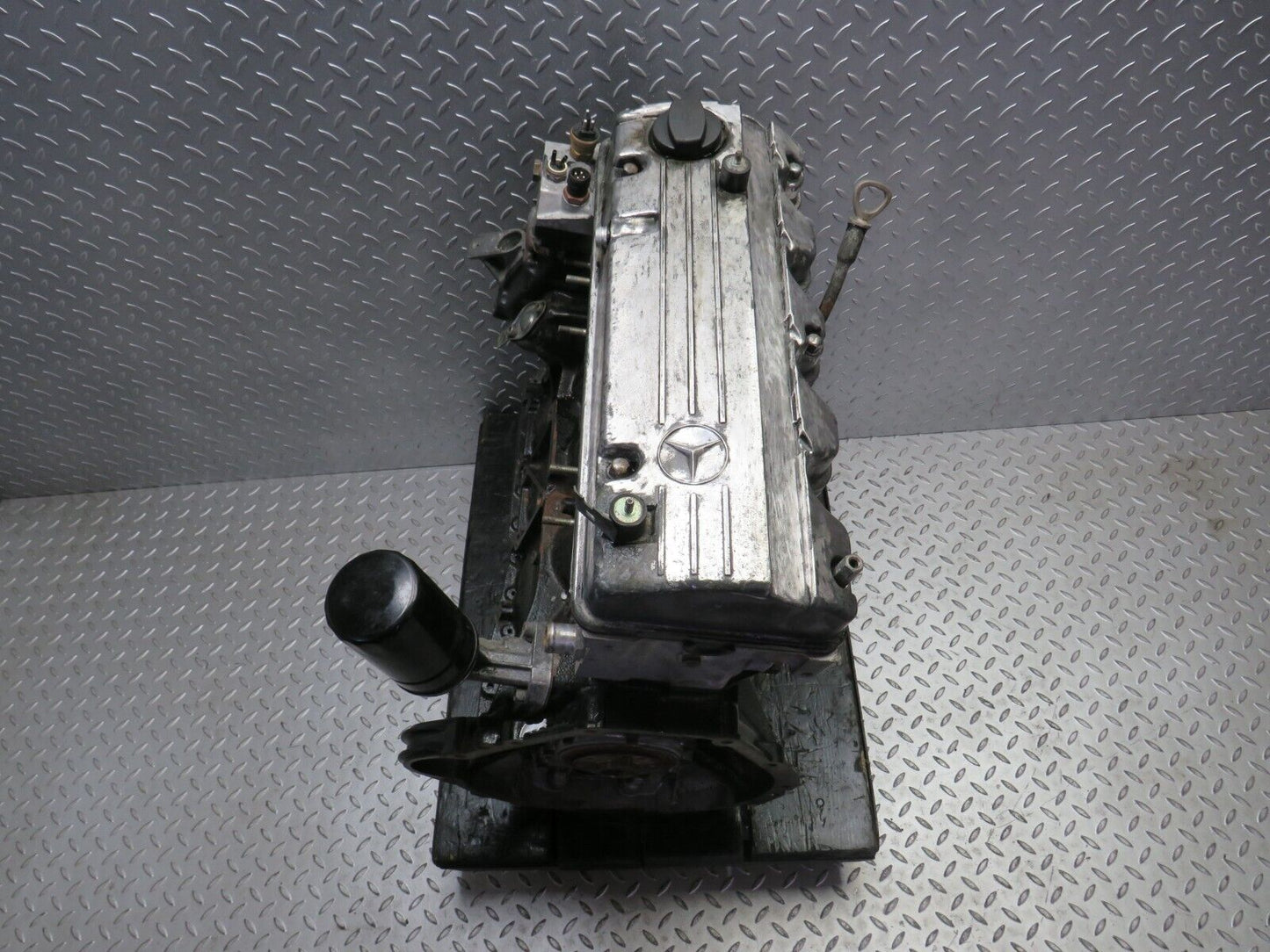30570 Mercedes-Benz W124 230E Complete Engine 1020113501 M102.982
