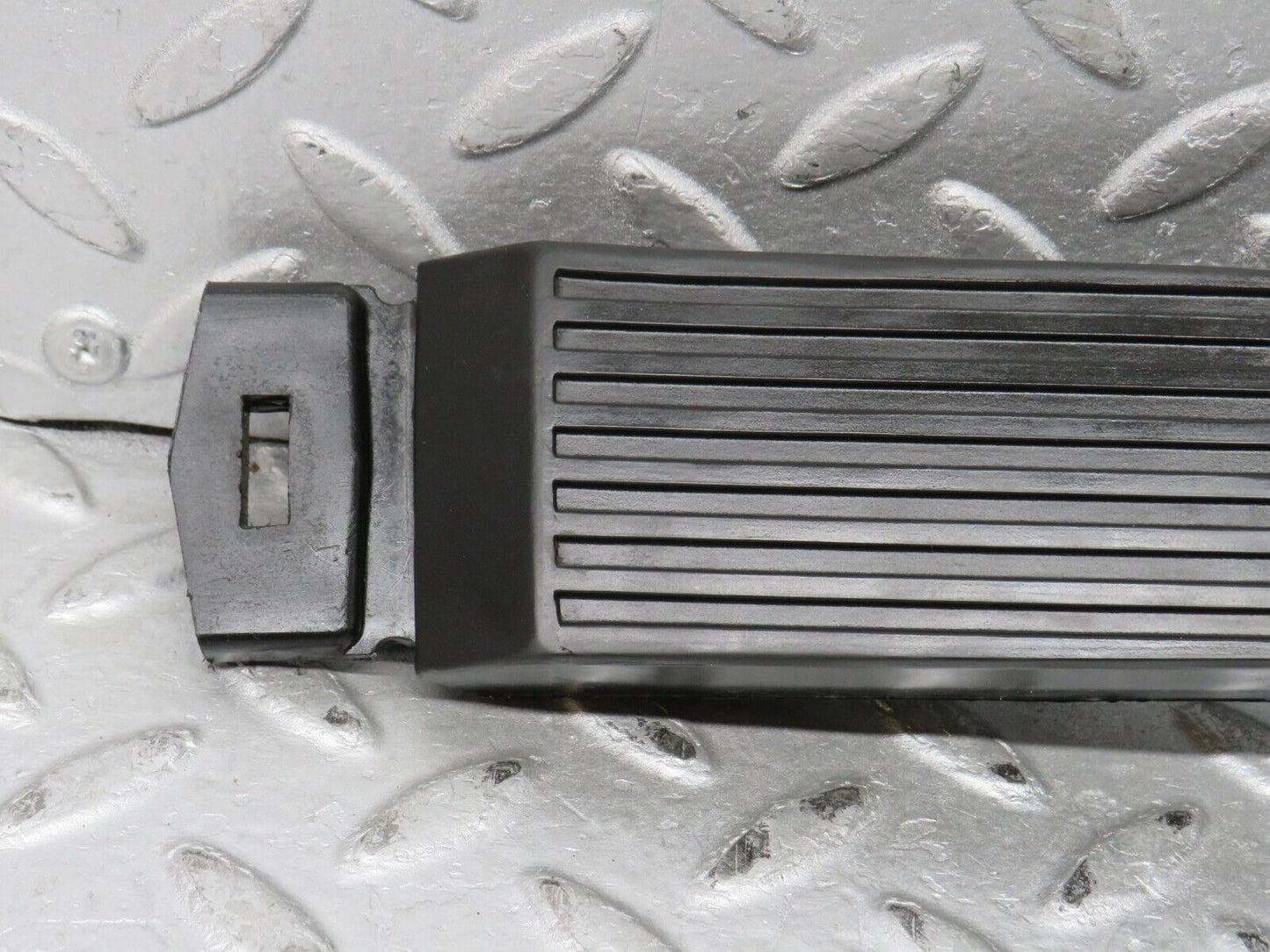 37940 Mercedes-Benz A124 320E Cabriolet Accelerator Pedal With Rubber 1263000504 1233010082