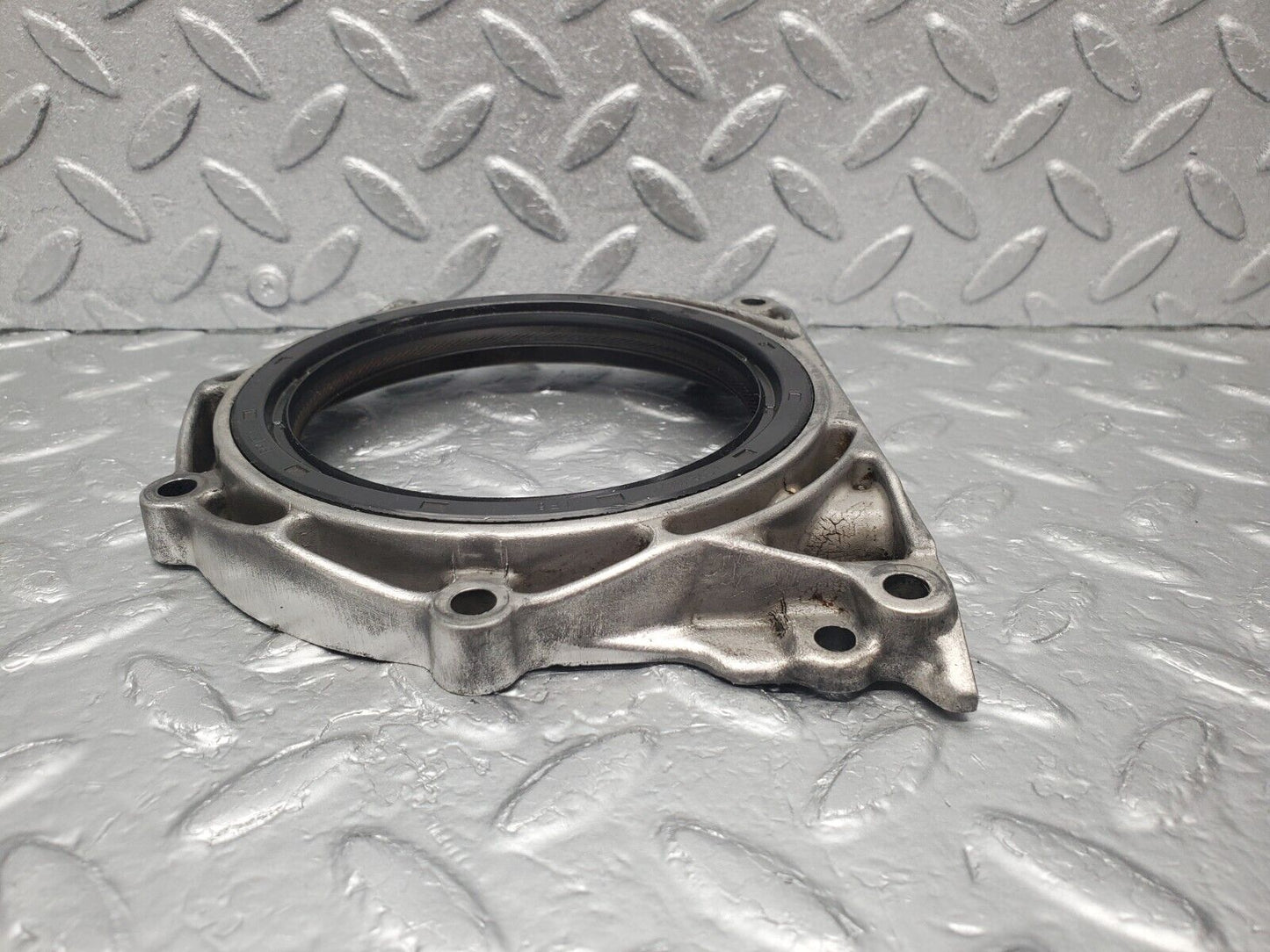 46169 Mercedes-Benz W124 280E Crankshaft Rear Sealing Cover 6010110108