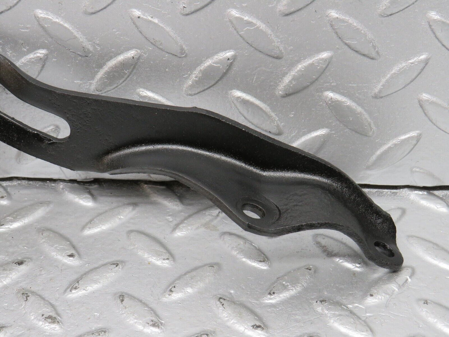 40541 Mercedes-Benz W123 300D Exhaust Bracket