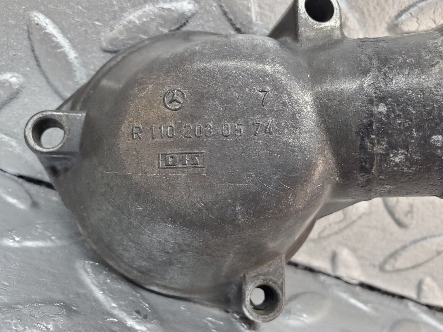 45404 Mercedes-Benz 280E M110.983 Thermostat Housing 1102030574
