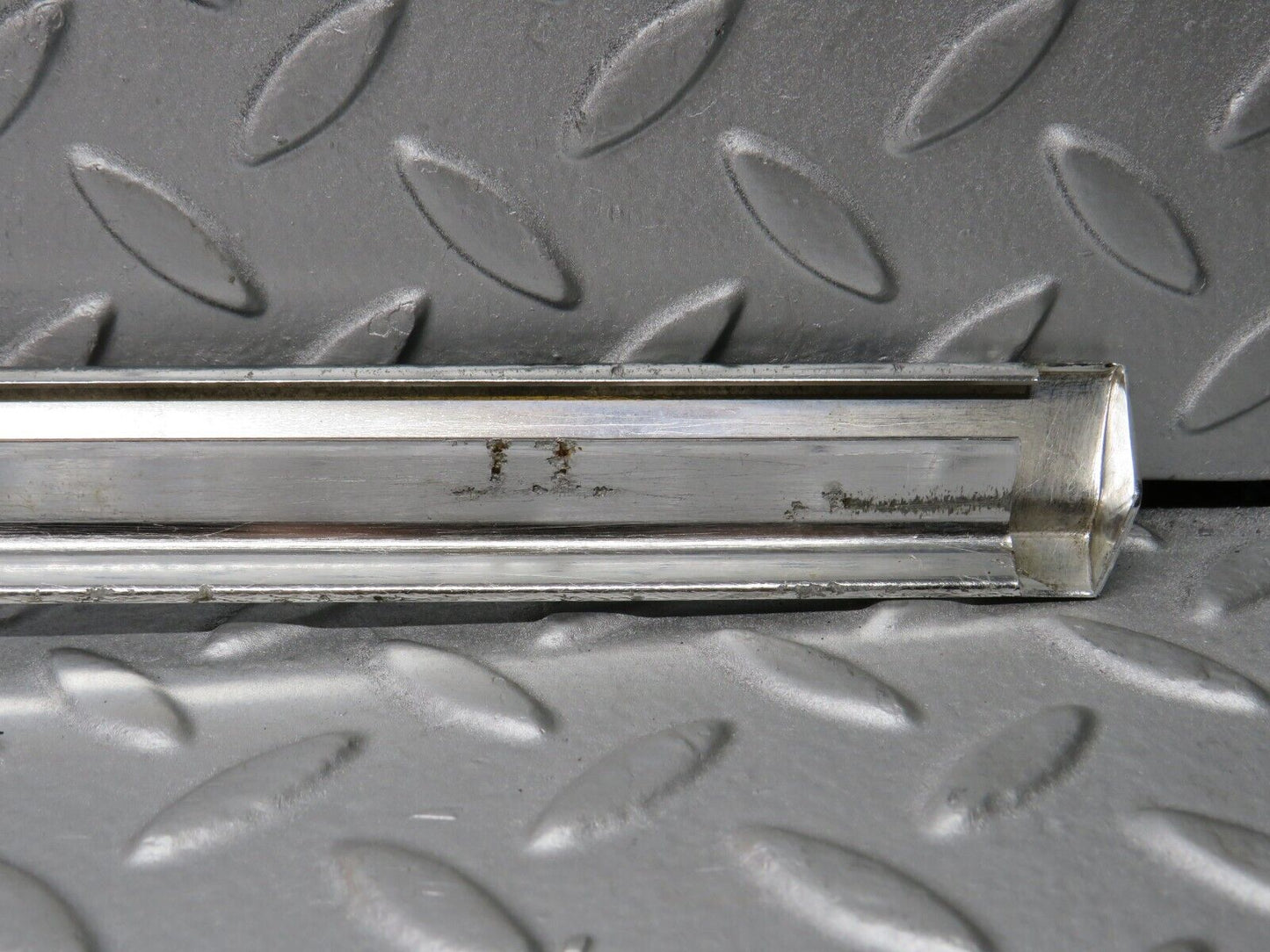 39108 Mercedes-Benz R107 500SL Left Door Chrome Trim