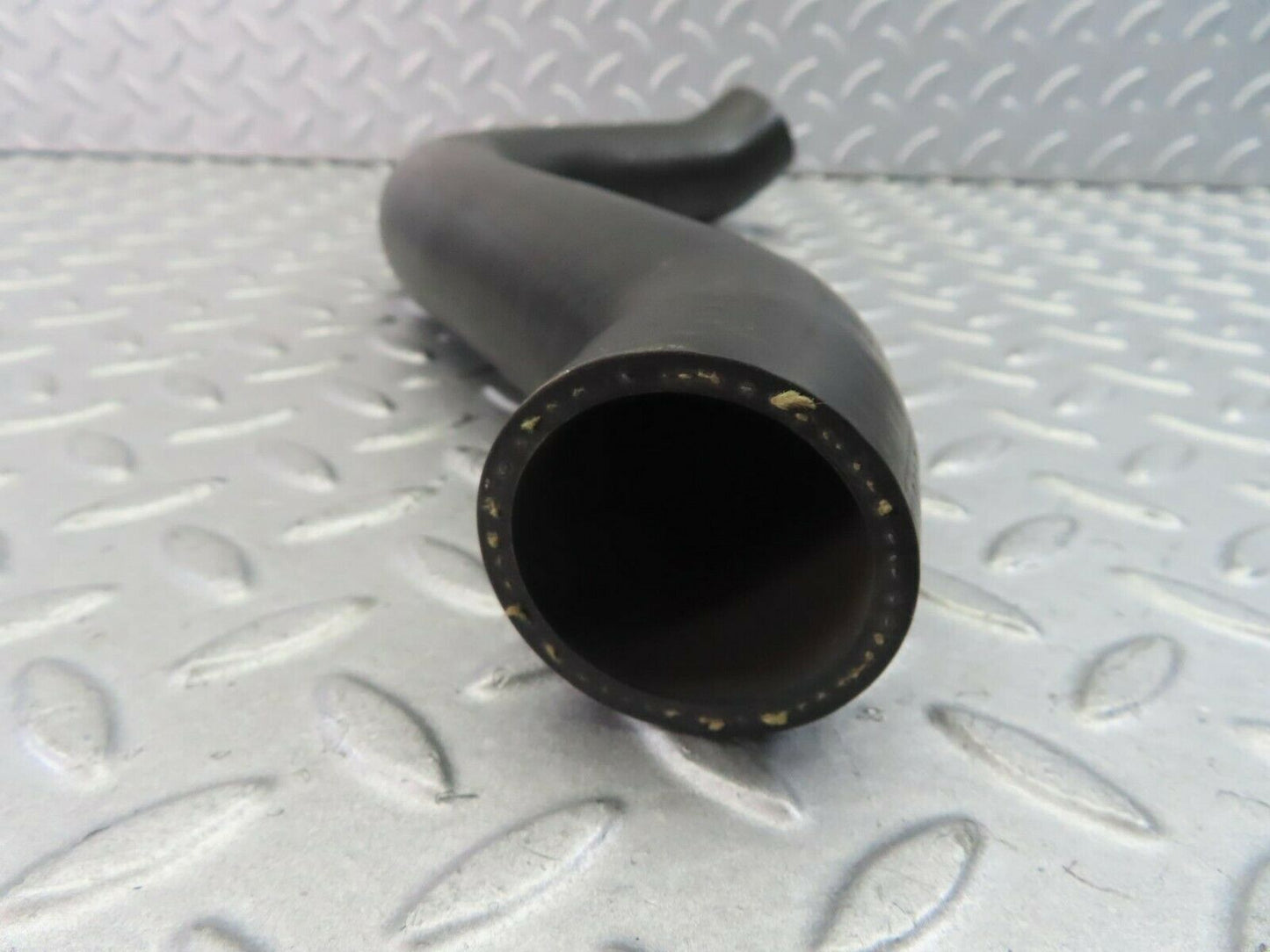 8531 Mercedes-Benz R107 Radiator Hose 1075010682