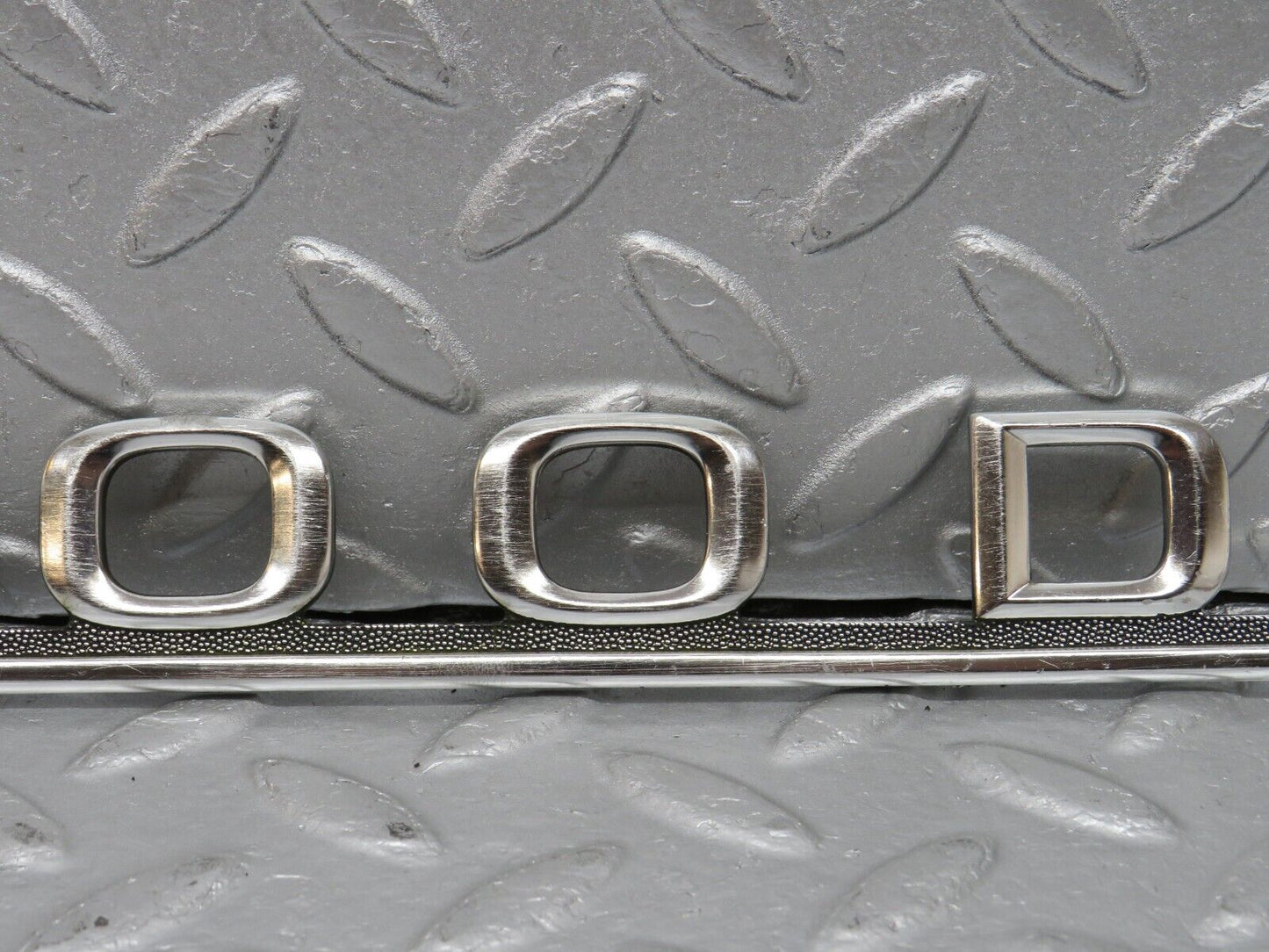40692 Mercedes-Benz W123 300D Trunk Badge Emblem 1238170915