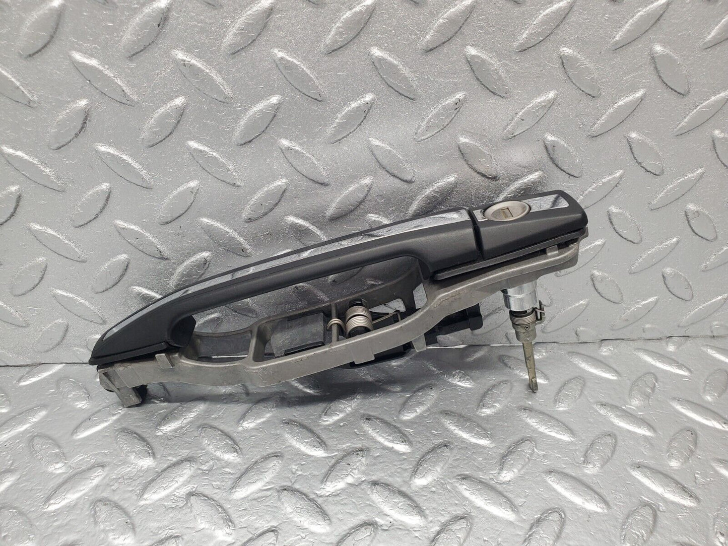 46141 Mercedes-Benz W124 Front Left Exterior Door Handle No Key