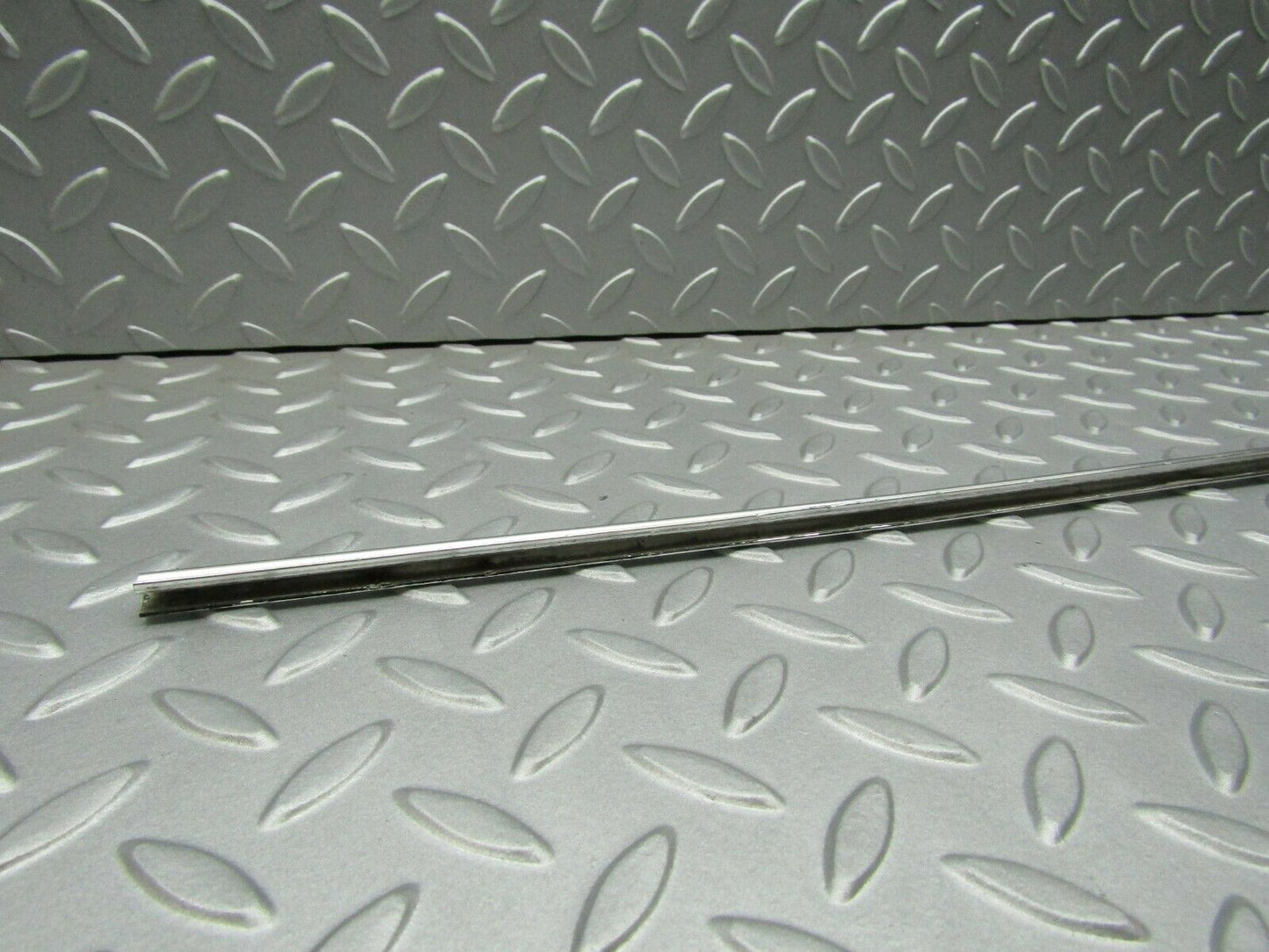 3321 Mercedes-Benz W115 220D Roof Chrome Trim Left Side