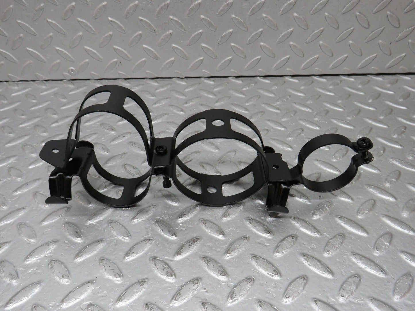 38928 Mercedes-Benz W201 190E 2.6L Fuel Pump Fuel Filter Holder Bracket