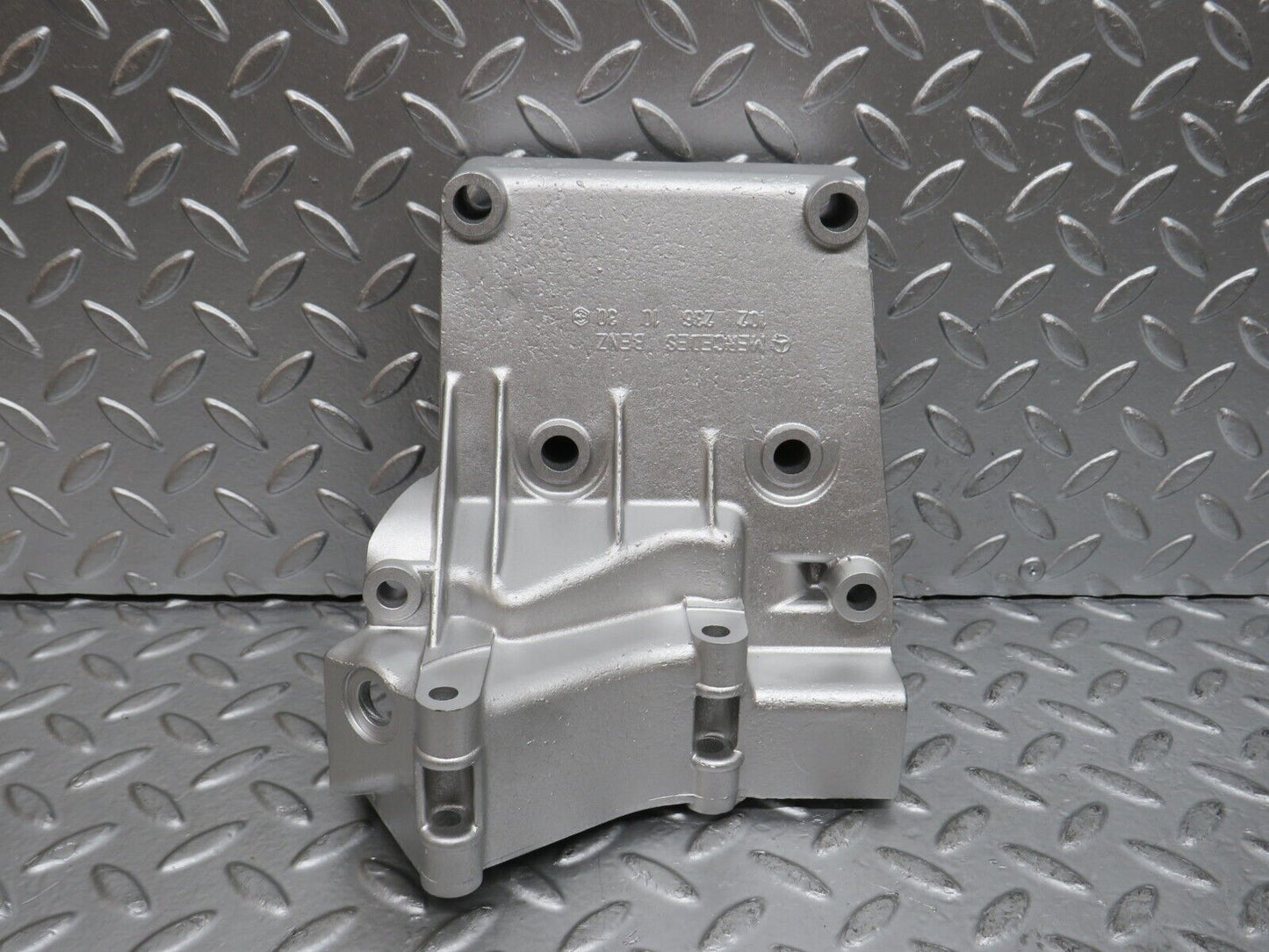 29419 Mercedes-Benz W124 230E Power Steering Pump Bracket 1022361030
