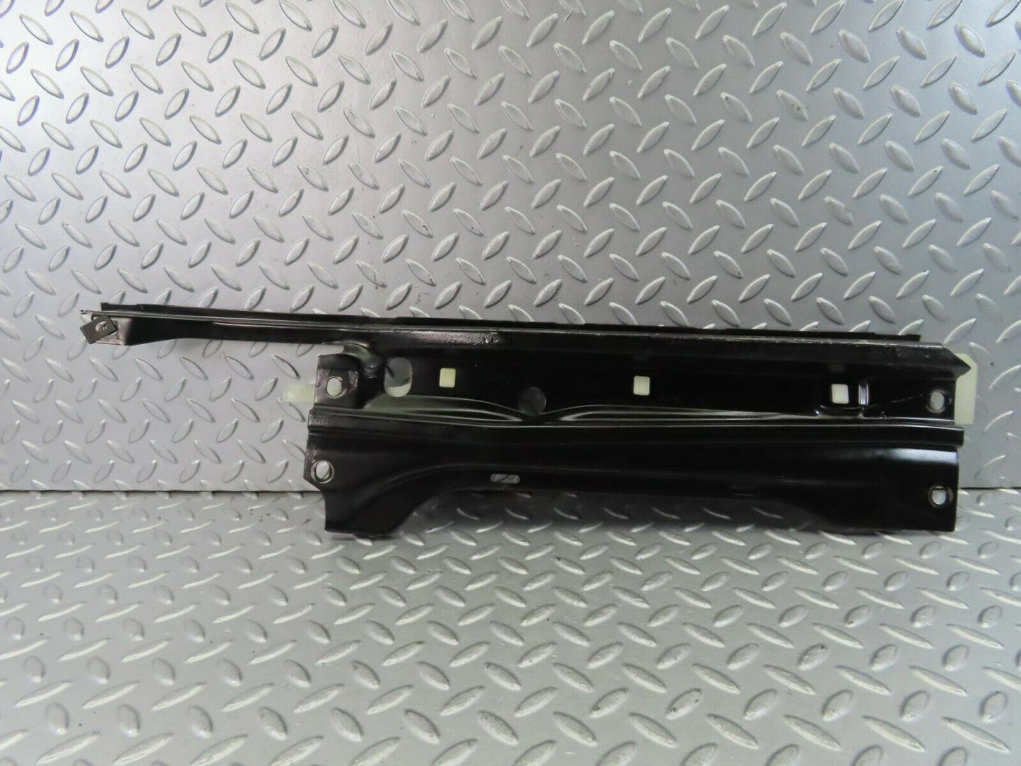 9313 Mercedes-Benz C124 300CE Coupe Rear Window Channel Support Right