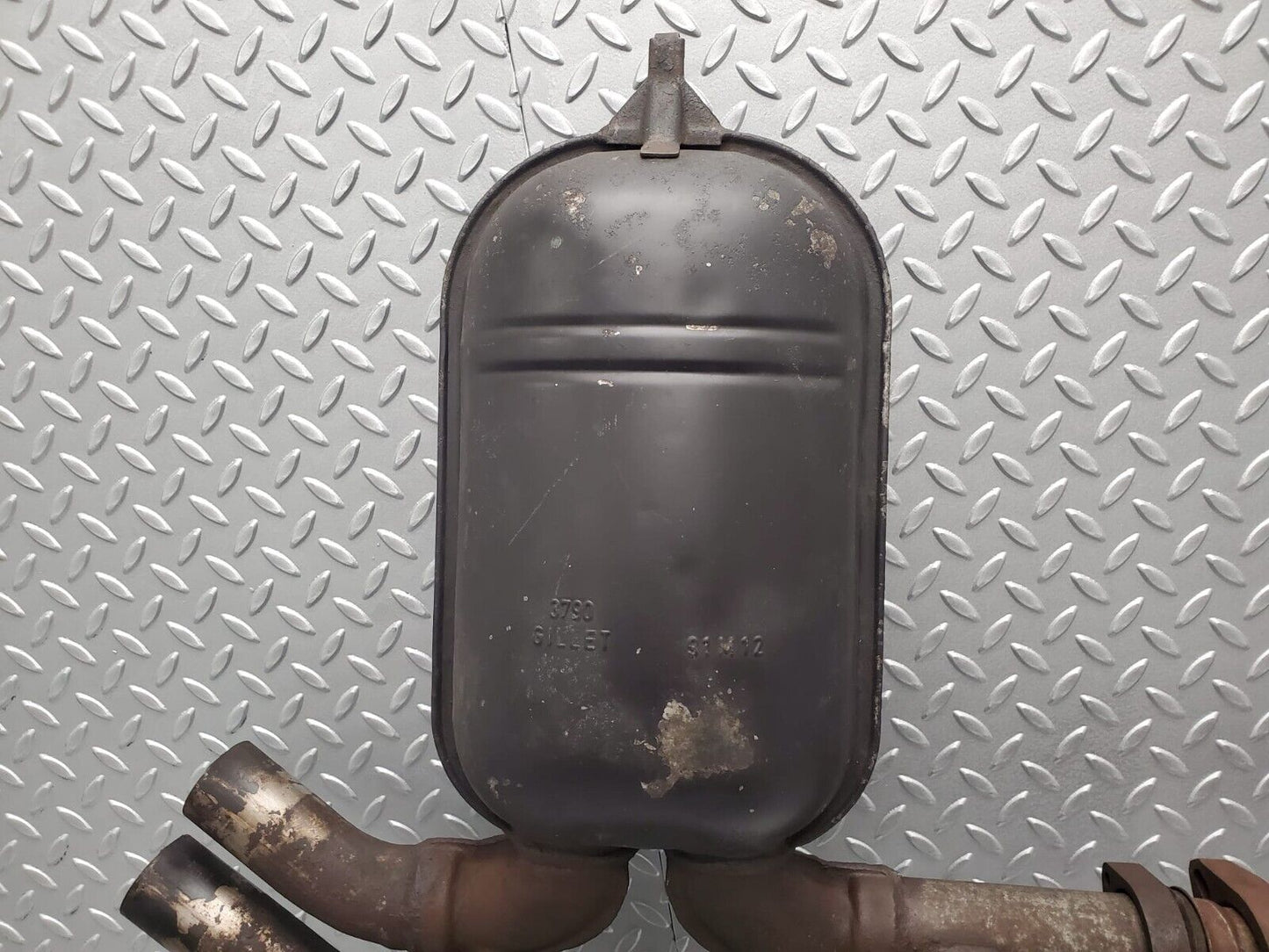 46102 Mercedes-Benz W126 420SE Exhaust Middle Silencer 1264913801