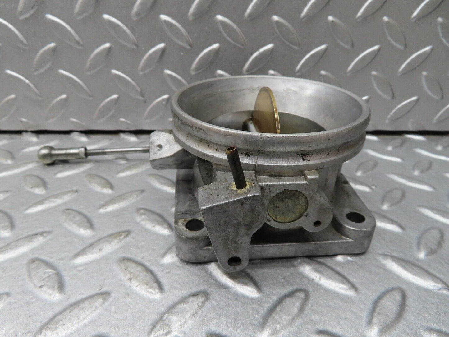 17822 Mercedes-Benz W116 450SEL Throttle Body Valve