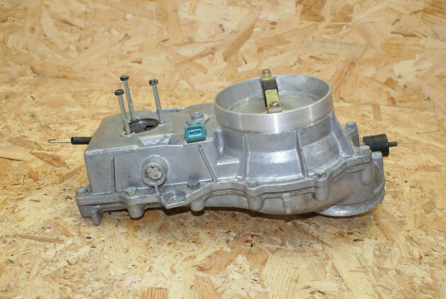 2350 Mercedes-Benz W123 280E Air Flow Mass Meter Sensor Bosch 0438120032