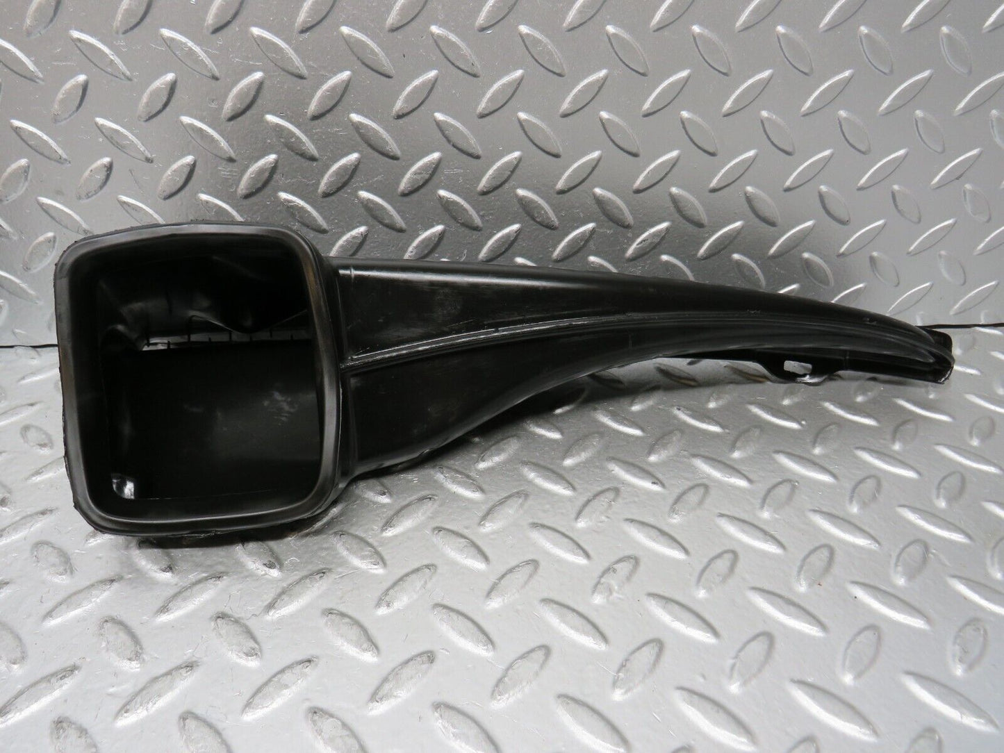 28594 Mercedes-Benz W123 230E Air Duct Vent Left And Right