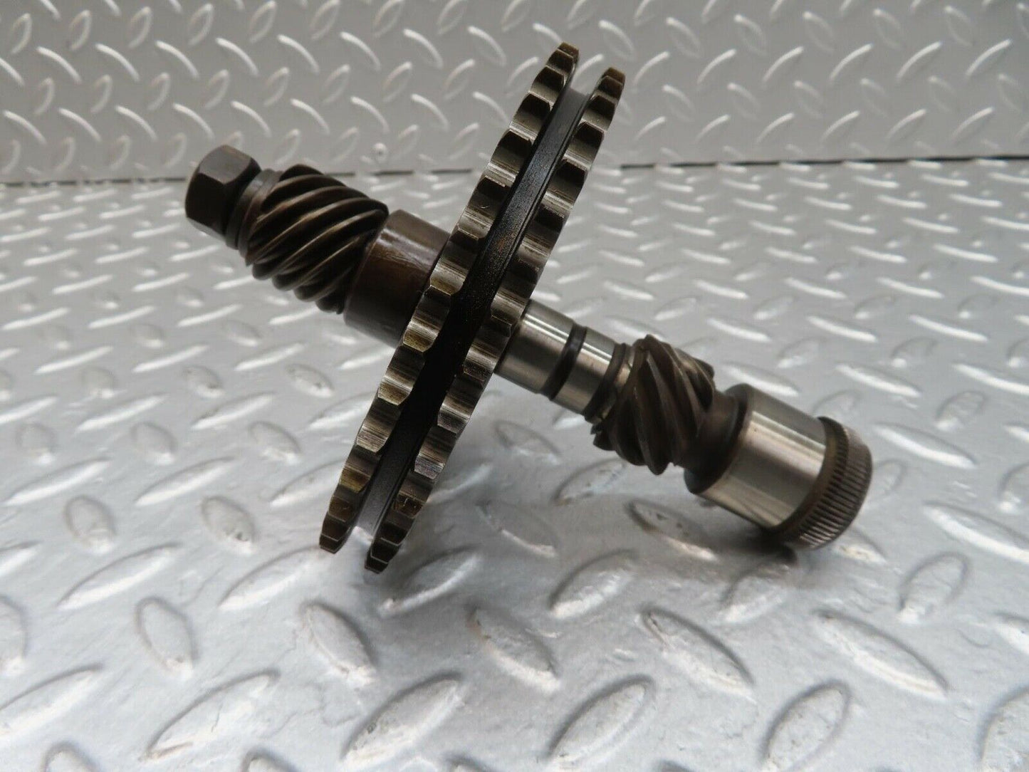 12879 Mercedes-Benz W111 220SE Intermediate Gear 1270520202