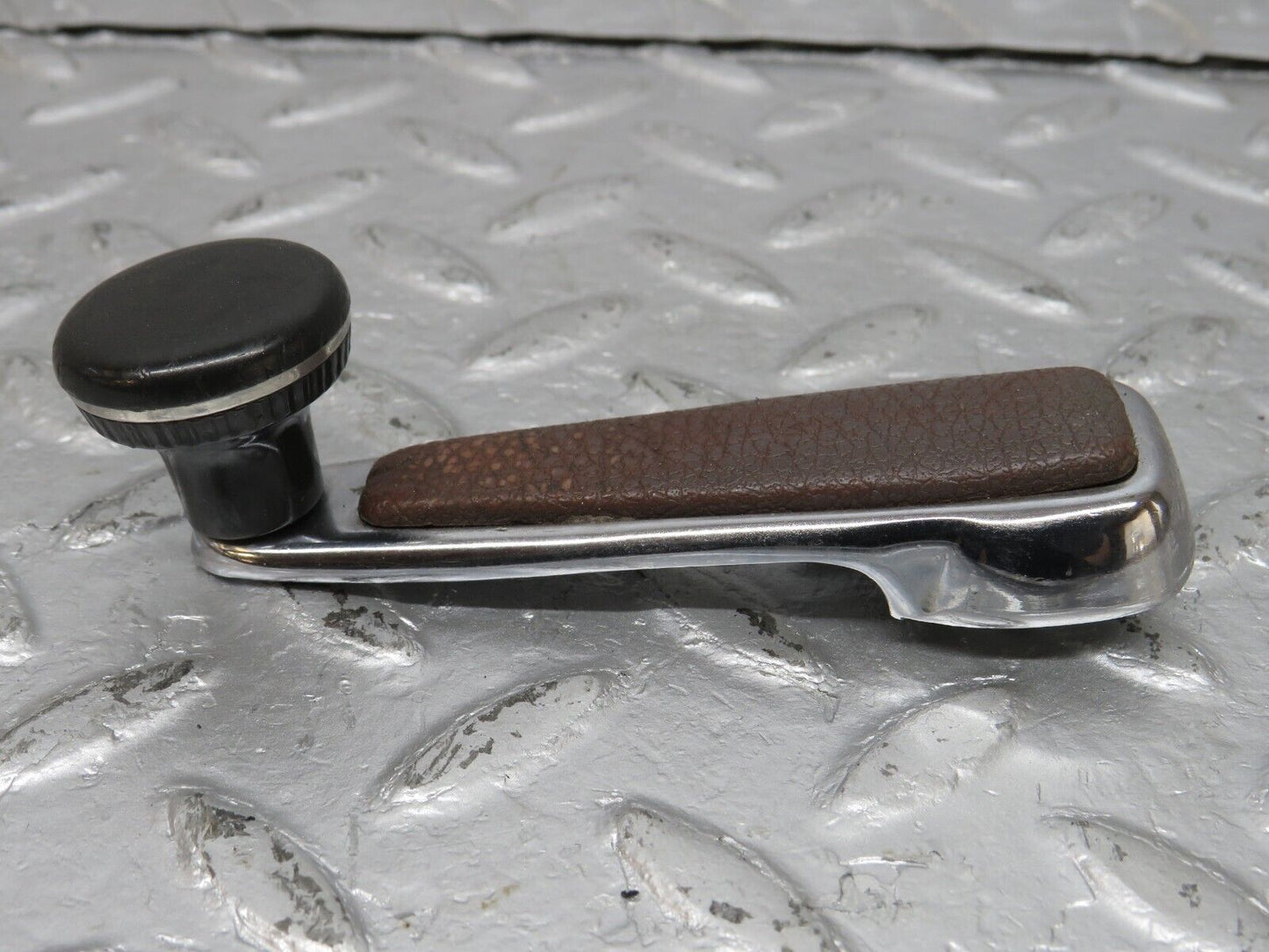 40089 Mercedes-Benz R107 350SL Coupe Window Lifter Crank Handle