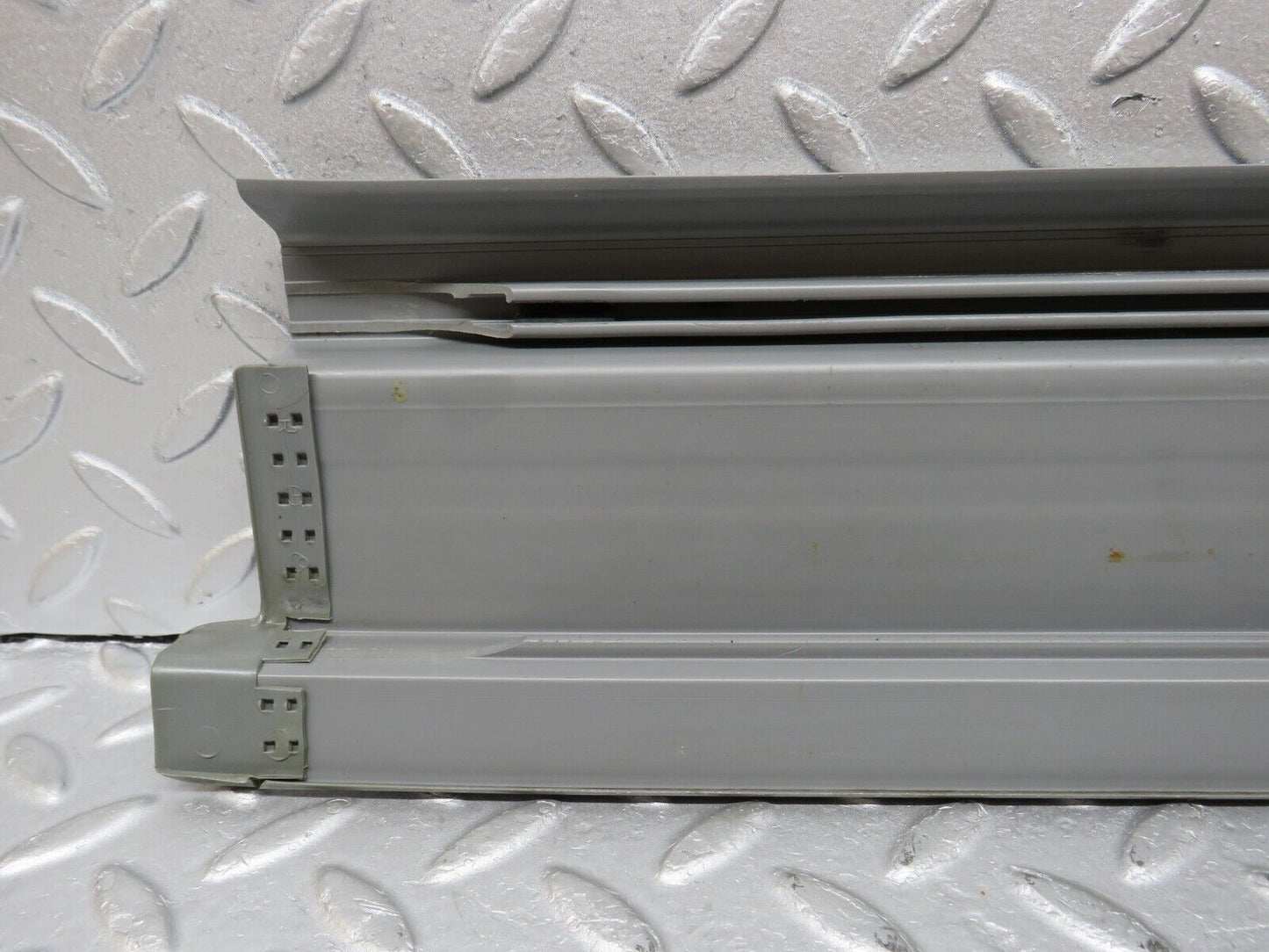 35991 Mercedes-Benz W126 420SE Rear Right Door Sill Trim Grey
