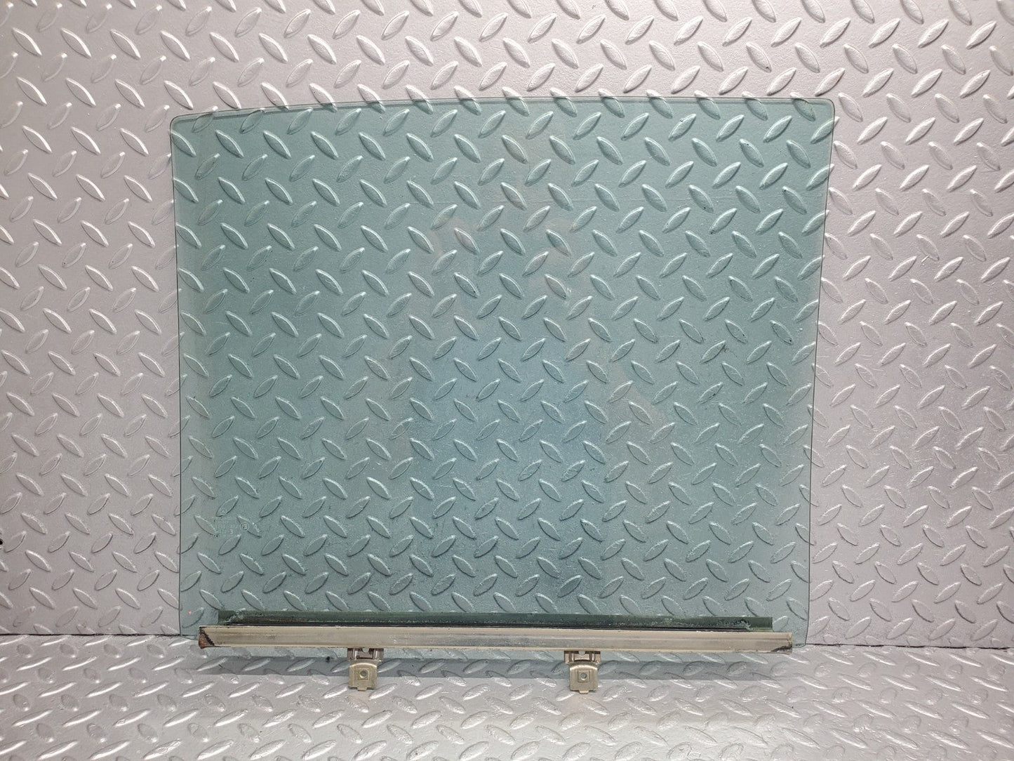 47318020