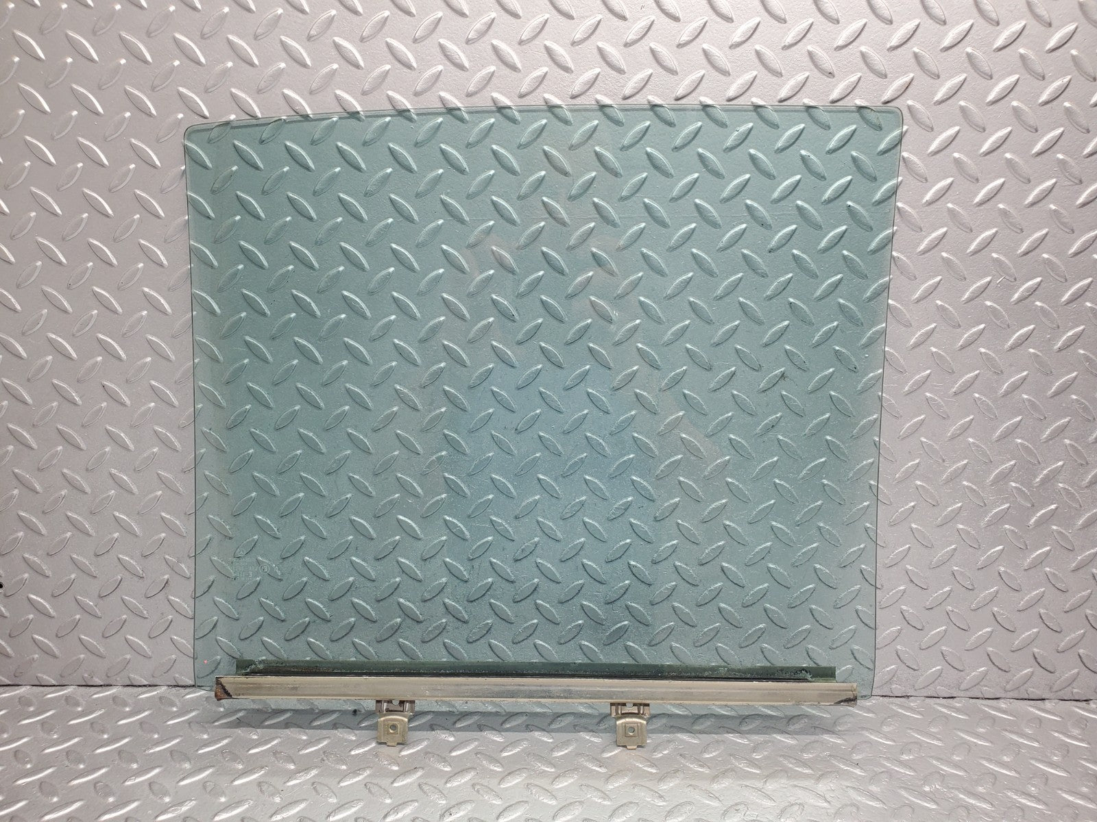 47318020