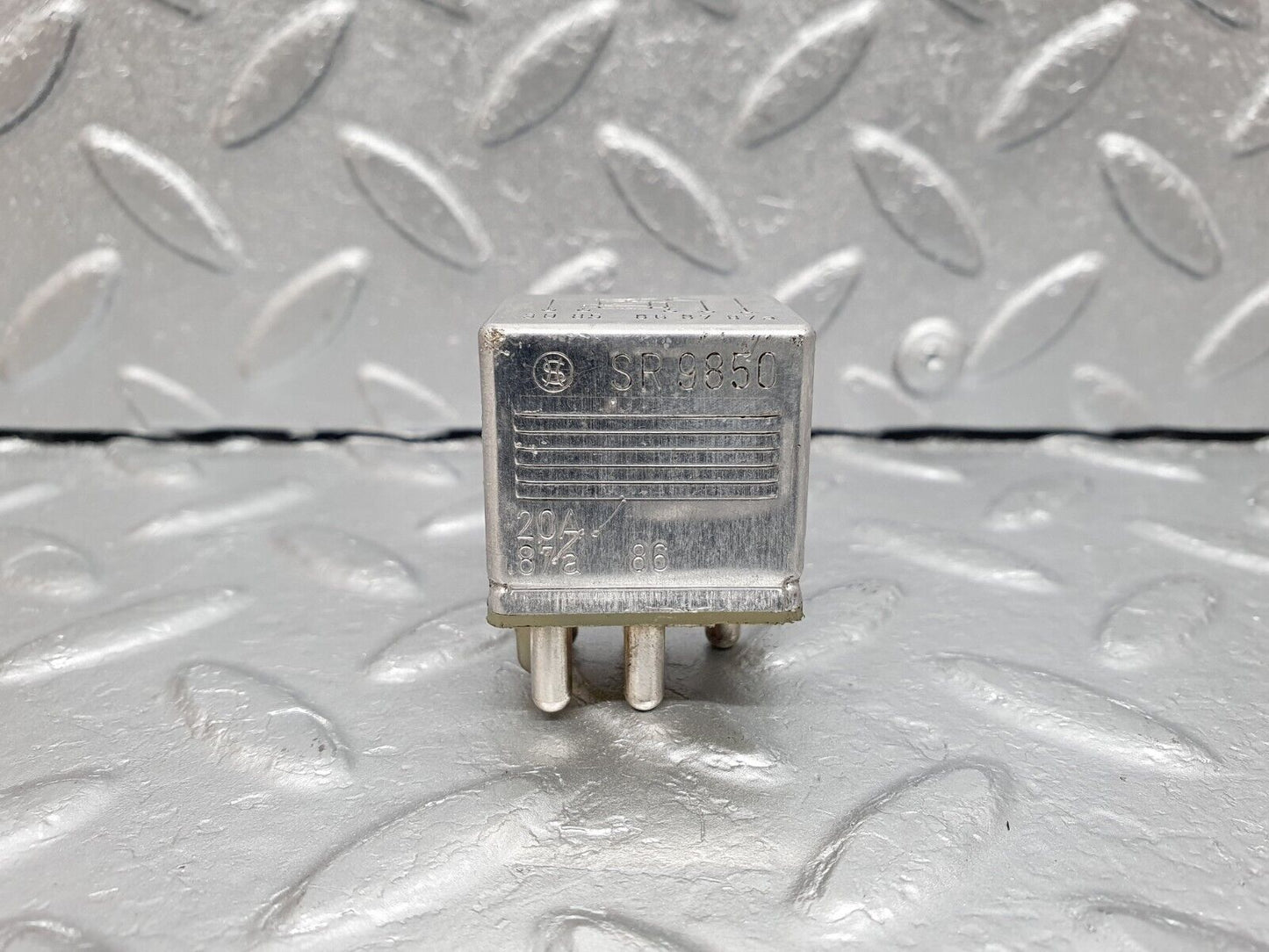 41642 Mercedes-Benz W124 200E Multi Purpose Relay 0015420219