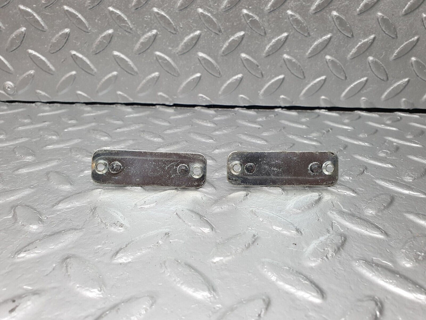 41300 Mercedes-Benz S124 E220 Wagon Tailgate Cargo Hook Clip