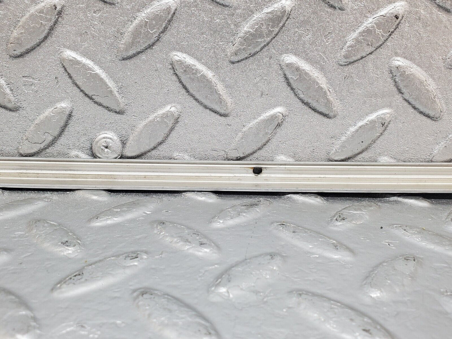 44544 Mercedes-Benz W123 280E Sunroof Chrome Trim