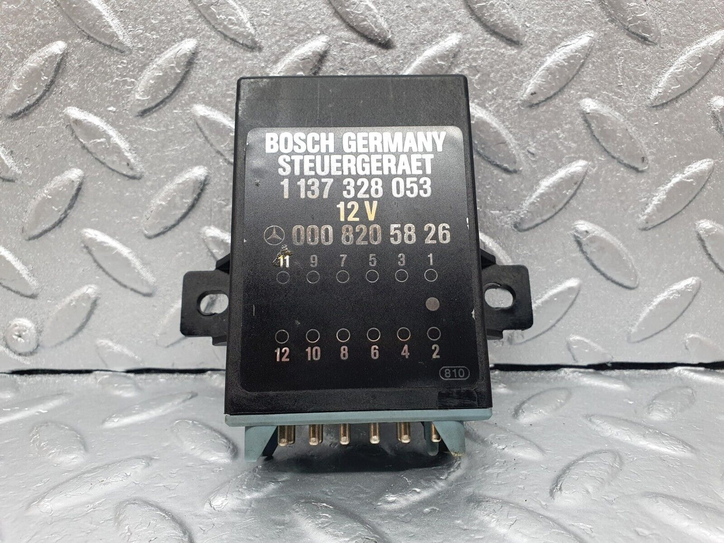 43521 Mercedes-Benz C126 380SEC Coupe Seat Belt Presenter Relay 0008205826