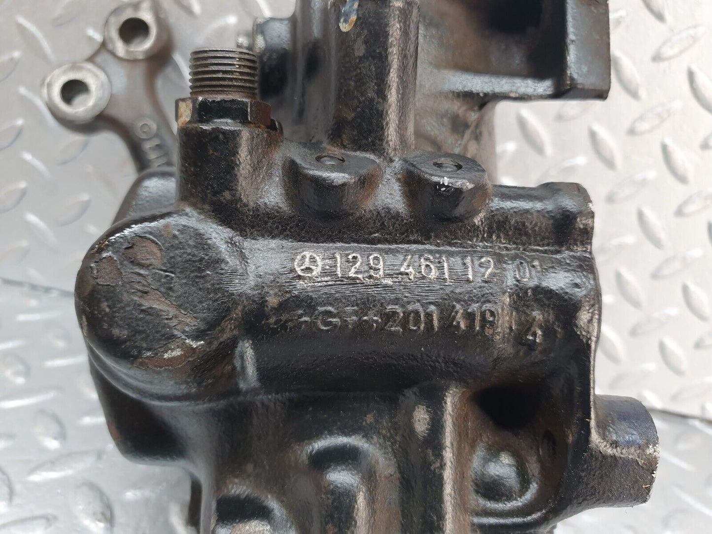 42627 Mercedes-Benz R129 320SL Coupe Steering Box Steering Rack 1294611201 1294601401
