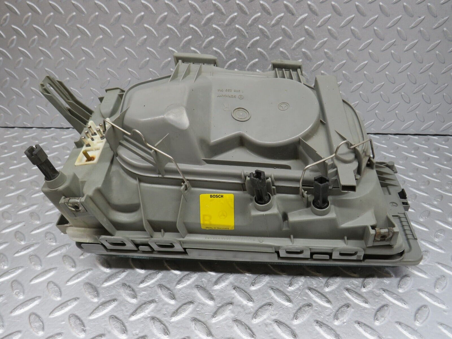36754 Mercedes-Benz W201 190E Headlight Bosch Right Side 0301067722 1305620537 1305235076