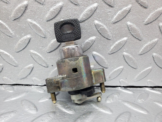 45640 Mercedes-Benz W126 420SE Trunk Lock With Key