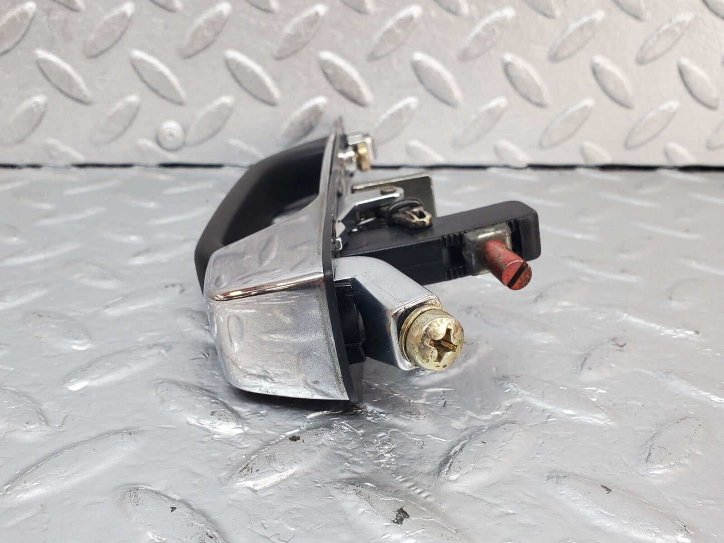 44393 Mercedes-Benz W123 280E Rear Right Exterior Door Handle 1237600359 1237660005