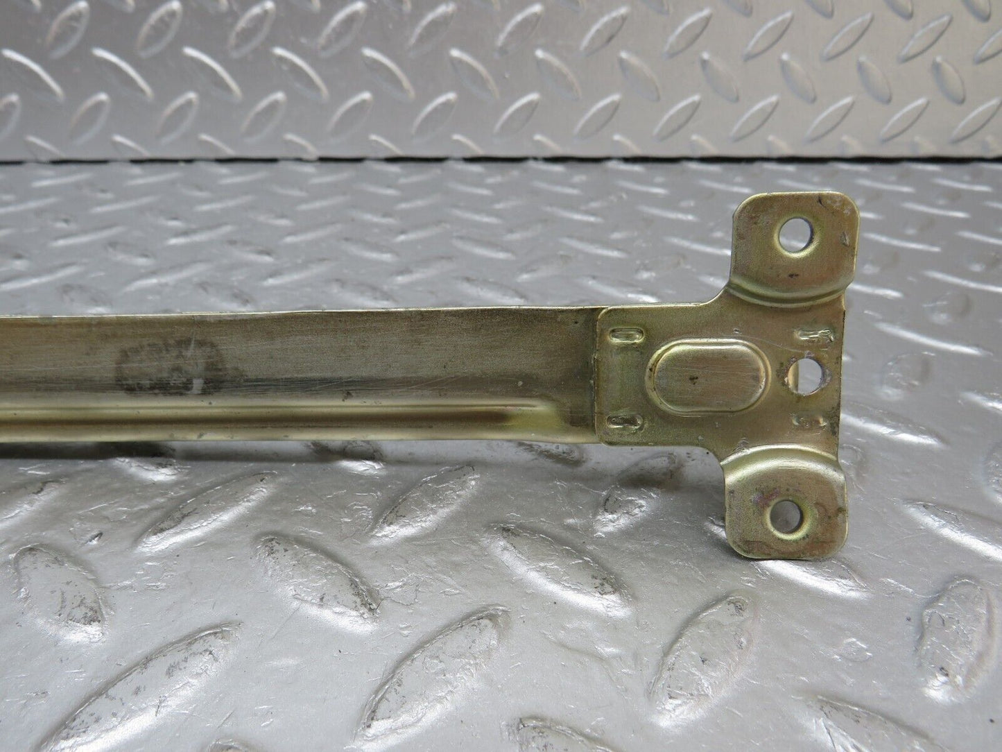 33256 Mercedes-Benz W202 C180 Front Left Door Window Channel