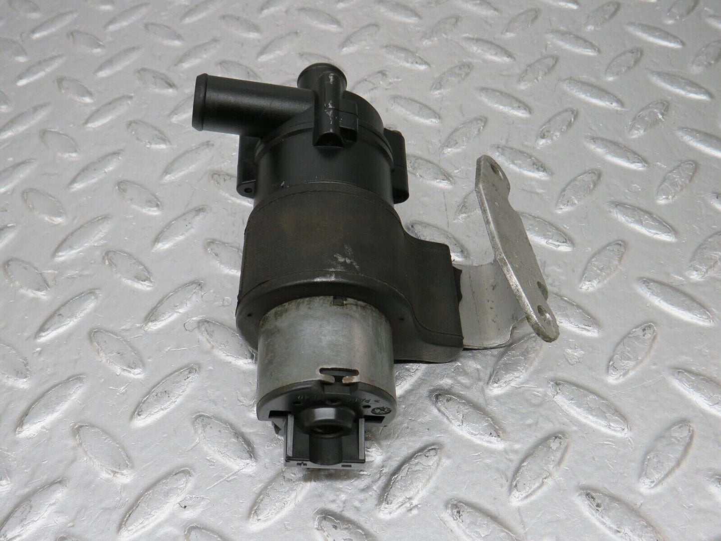 34745 Mercedes-Benz W210 320E Heating Water Pump Bosch 0018351364 0392020026