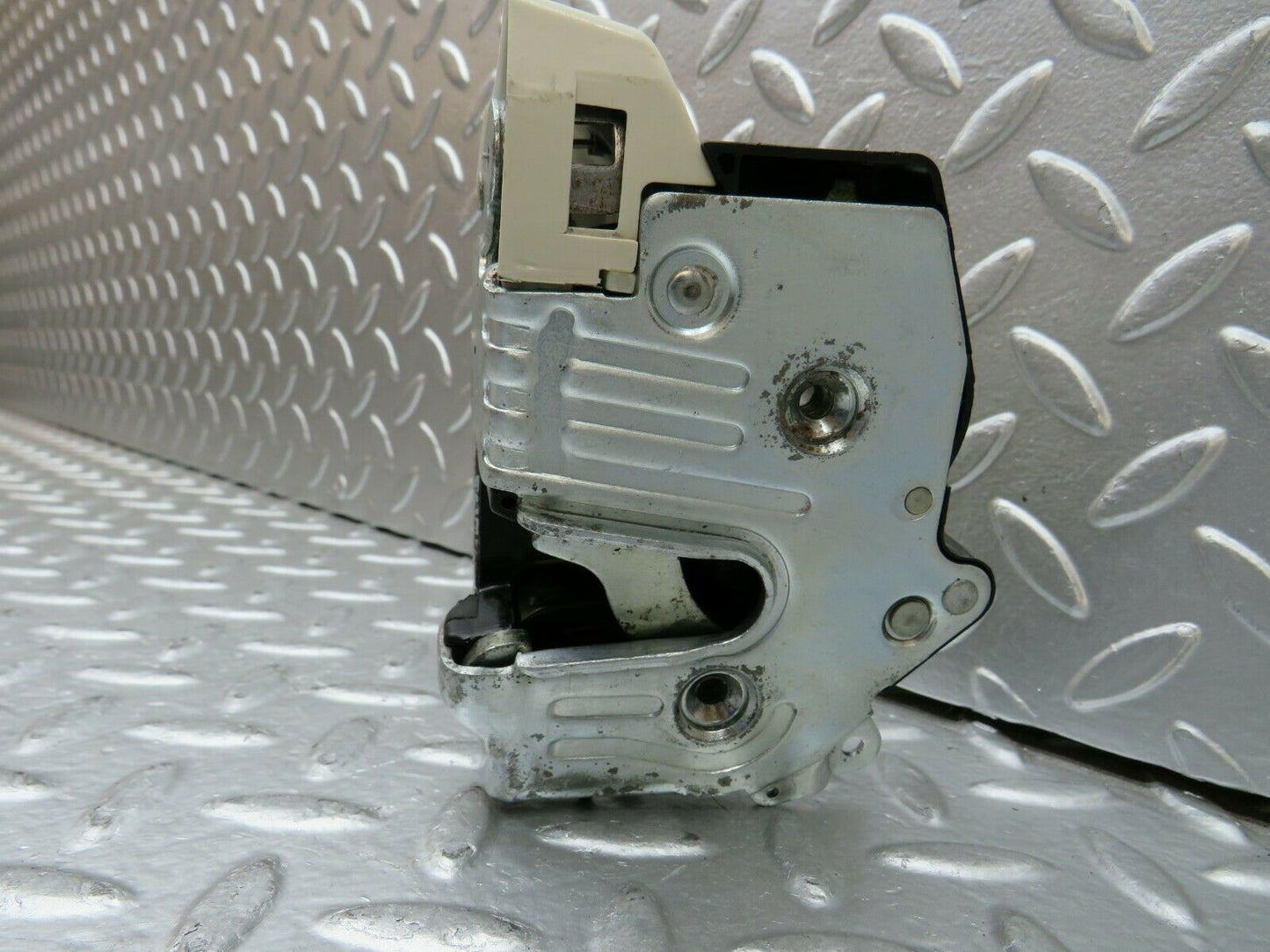 24198 Mercedes-Benz S124 220TE Wagon Rear Right Door Lock Mechanism