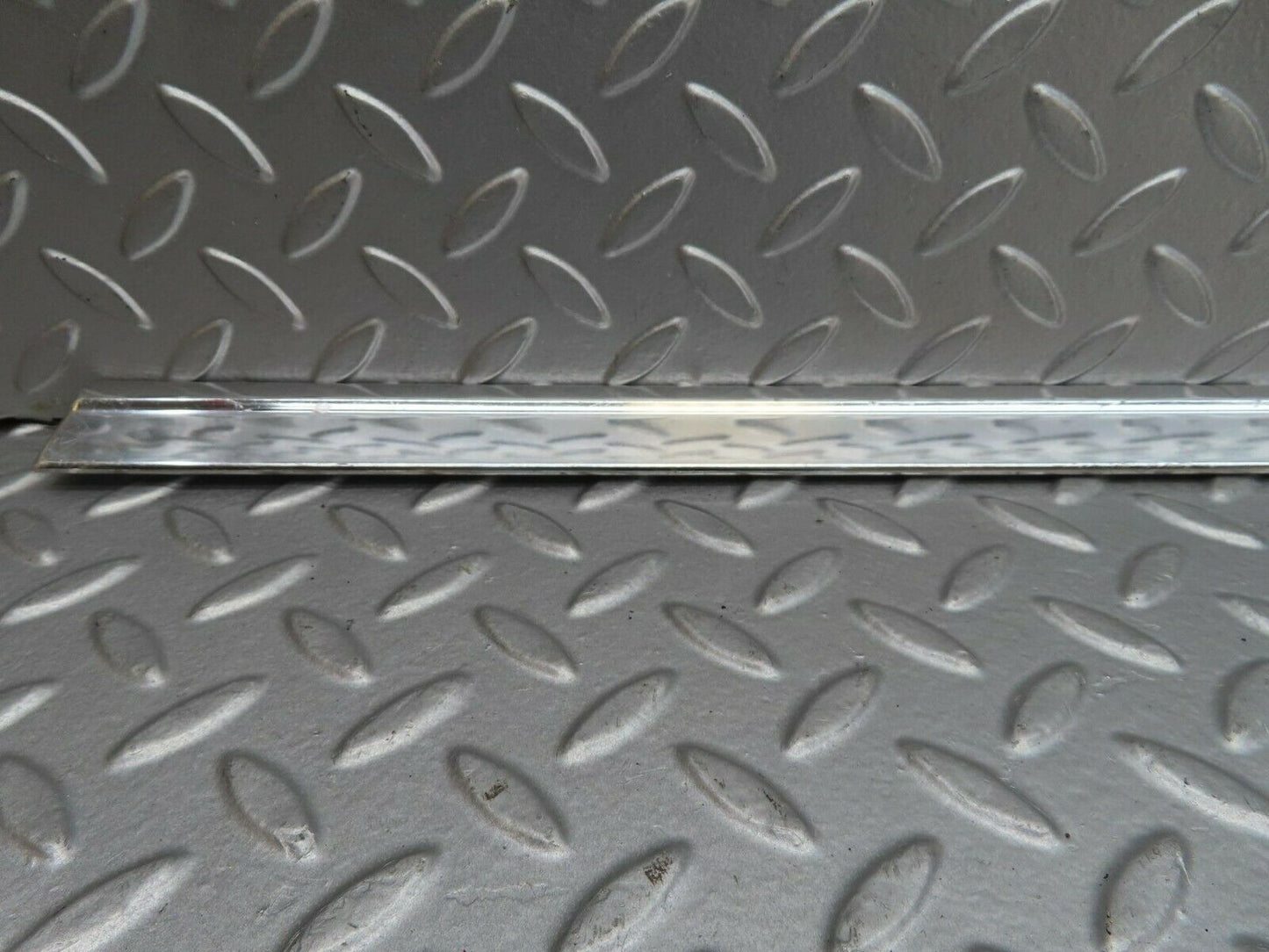 15716 Mercedes-Benz R107 450SL Right Door Chrome Trim