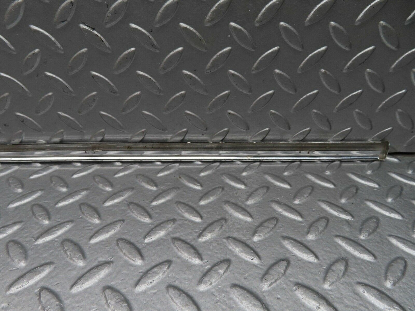18140 Mercedes-Benz W123 200 Front Left Door Chrome Moulding Trim