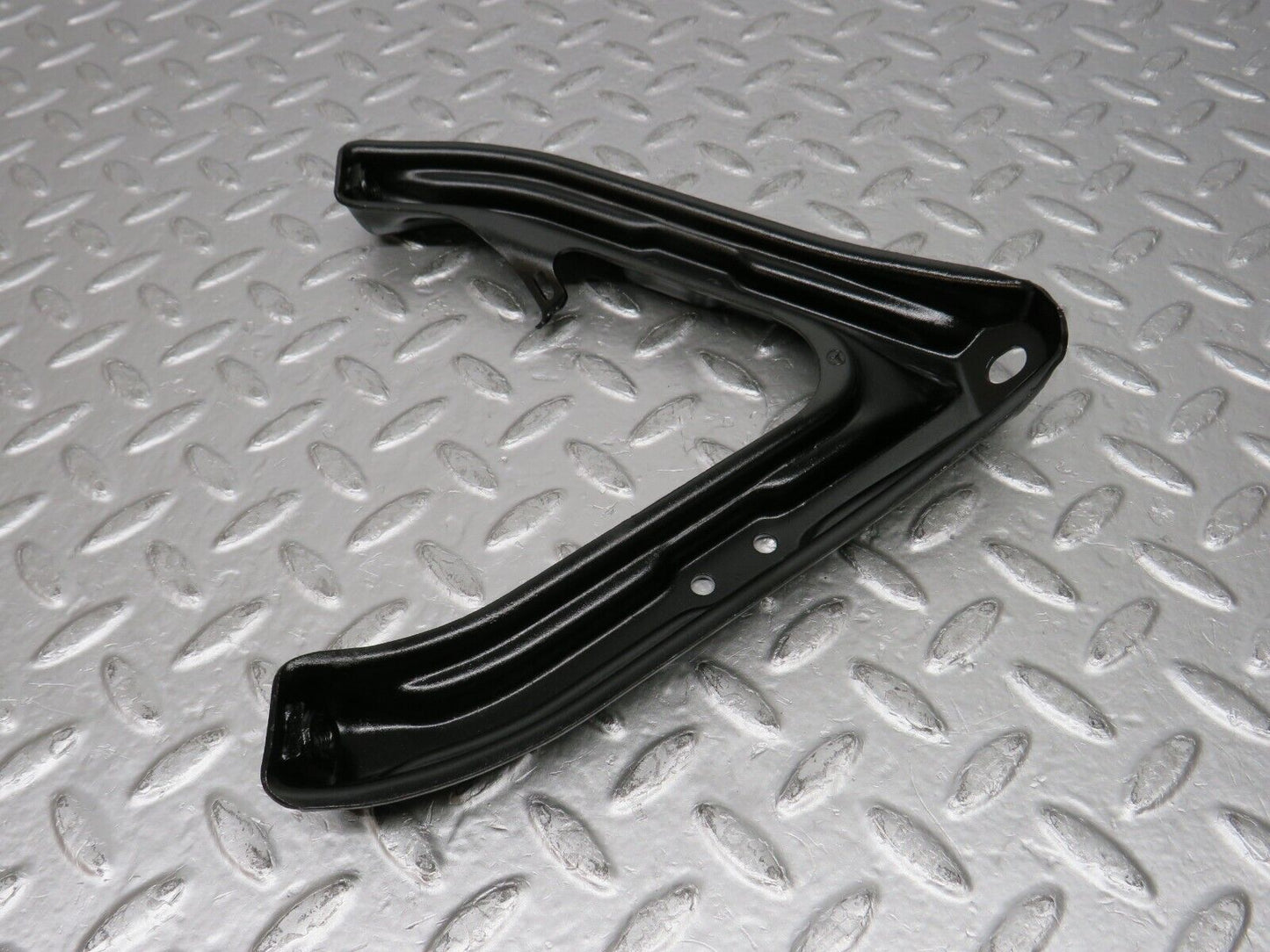 31693 Mercedes-Benz W201 190LE 1.8L Air Intake Manifold Bracket
