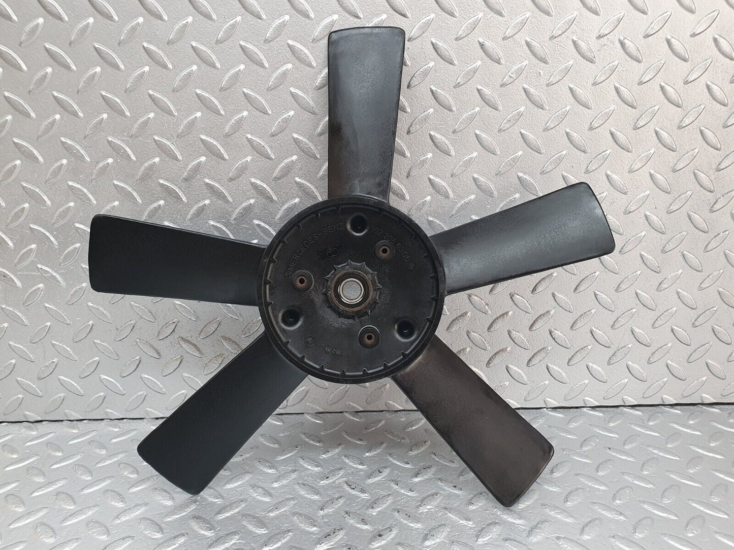 44038 Mercedes-Benz C123 230CE Coupe Engine Cooling Fan 1022050306
