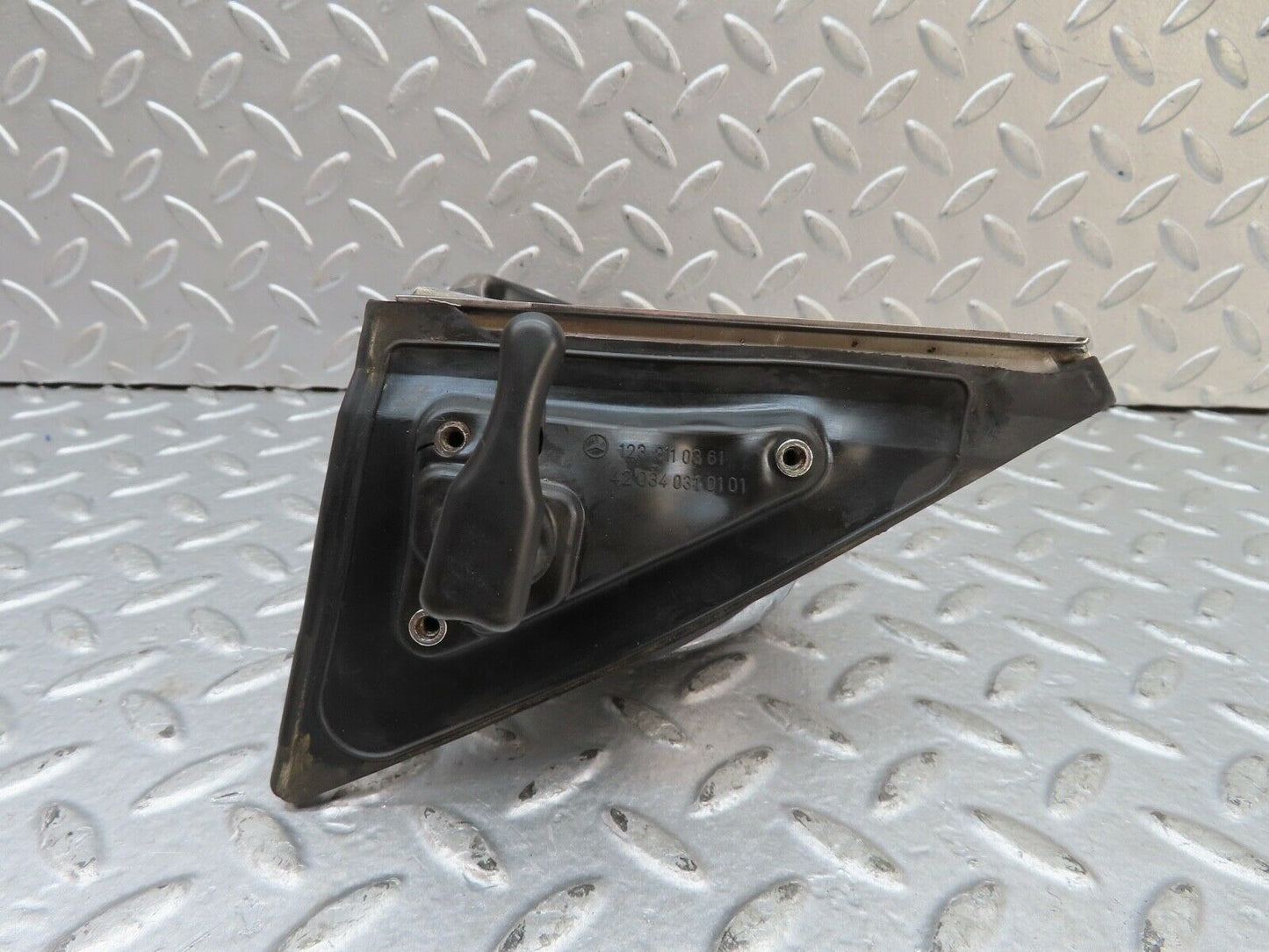 19219 Mercedes-Benz W123 300D Left Wing Mirror Housing 1238110341