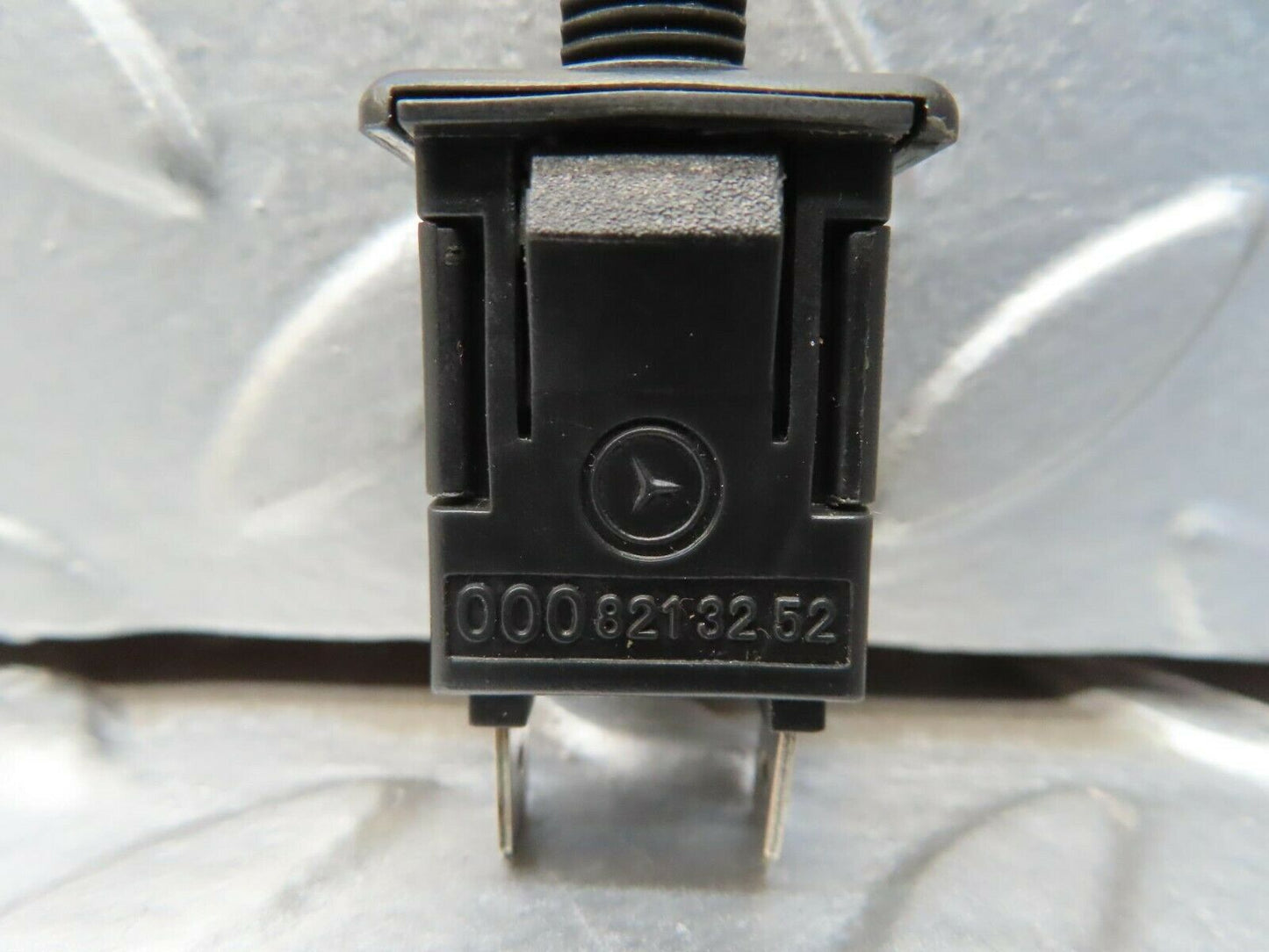 15495 Mercedes-Benz W123 230E Glove Box Light Switch 0008213252