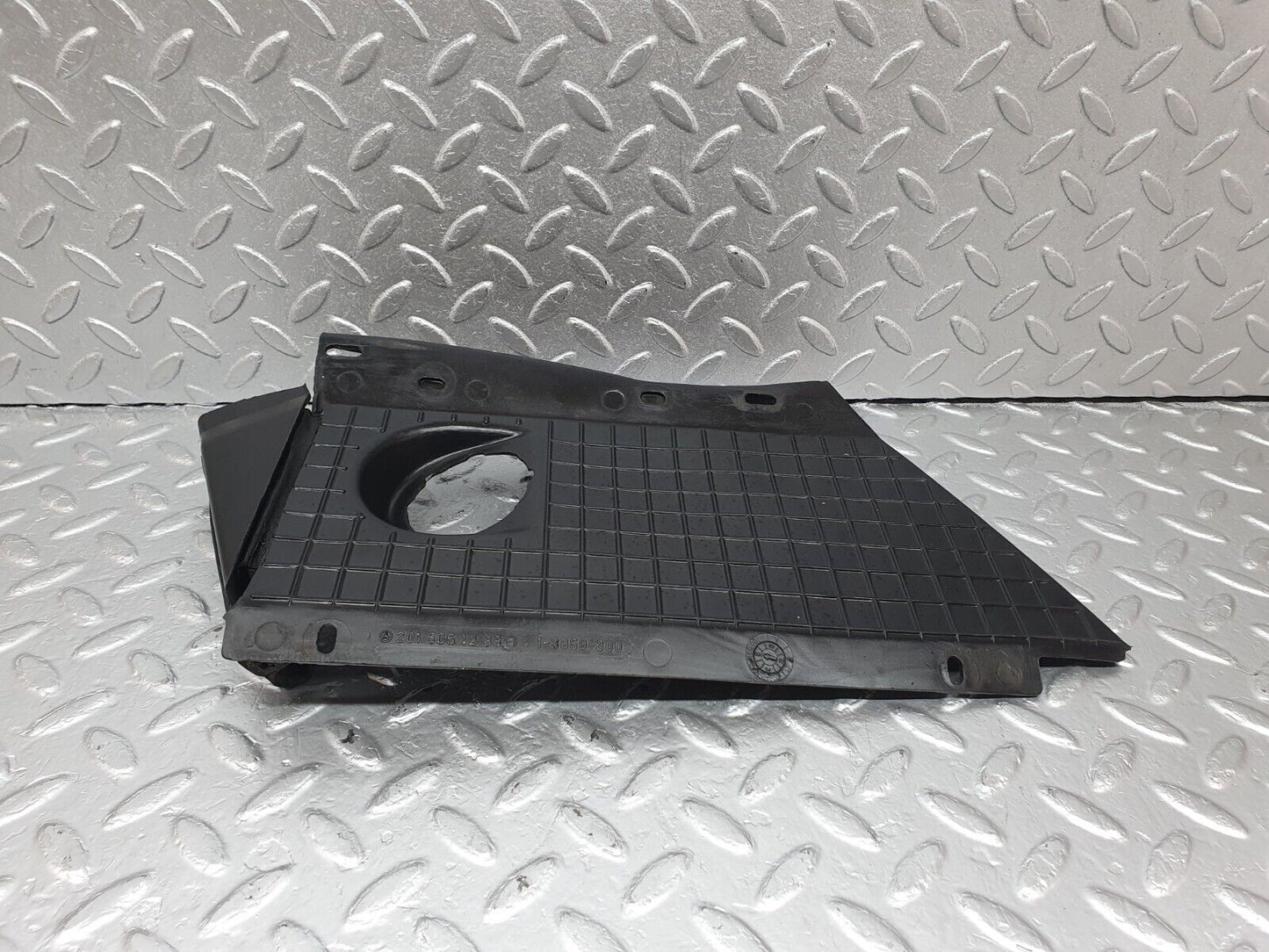 42728 Mercedes-Benz W201 190 Radiator Cover Panel 2015051288