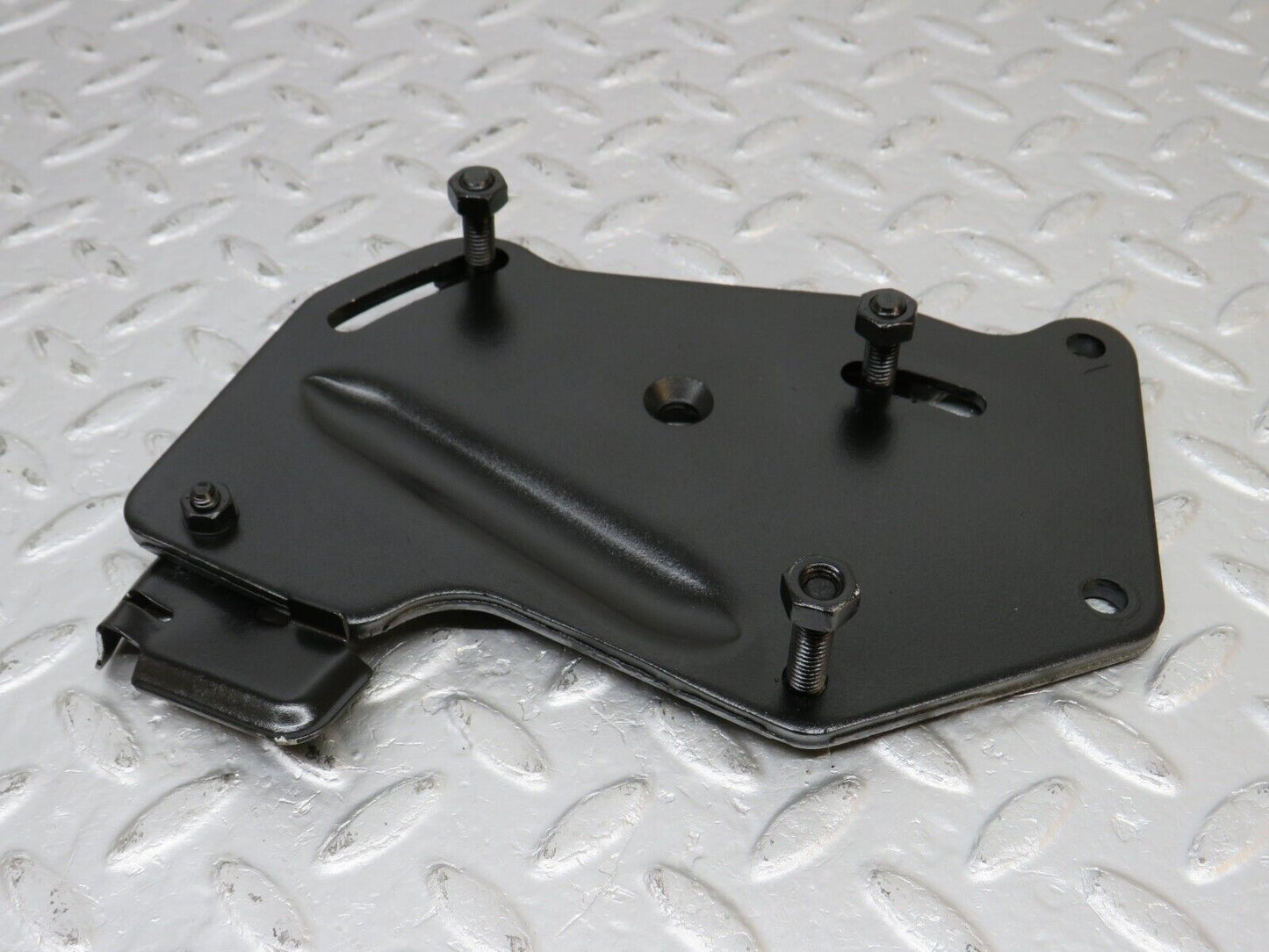 39923 Mercedes-Benz R107 350SL Power Steering Pump Bracket
