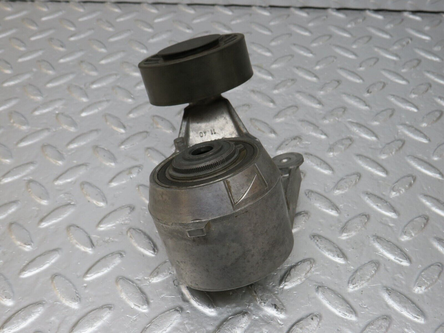 34147 Mercedes-Benz W124 260E Belt Tensioner 1032021140
