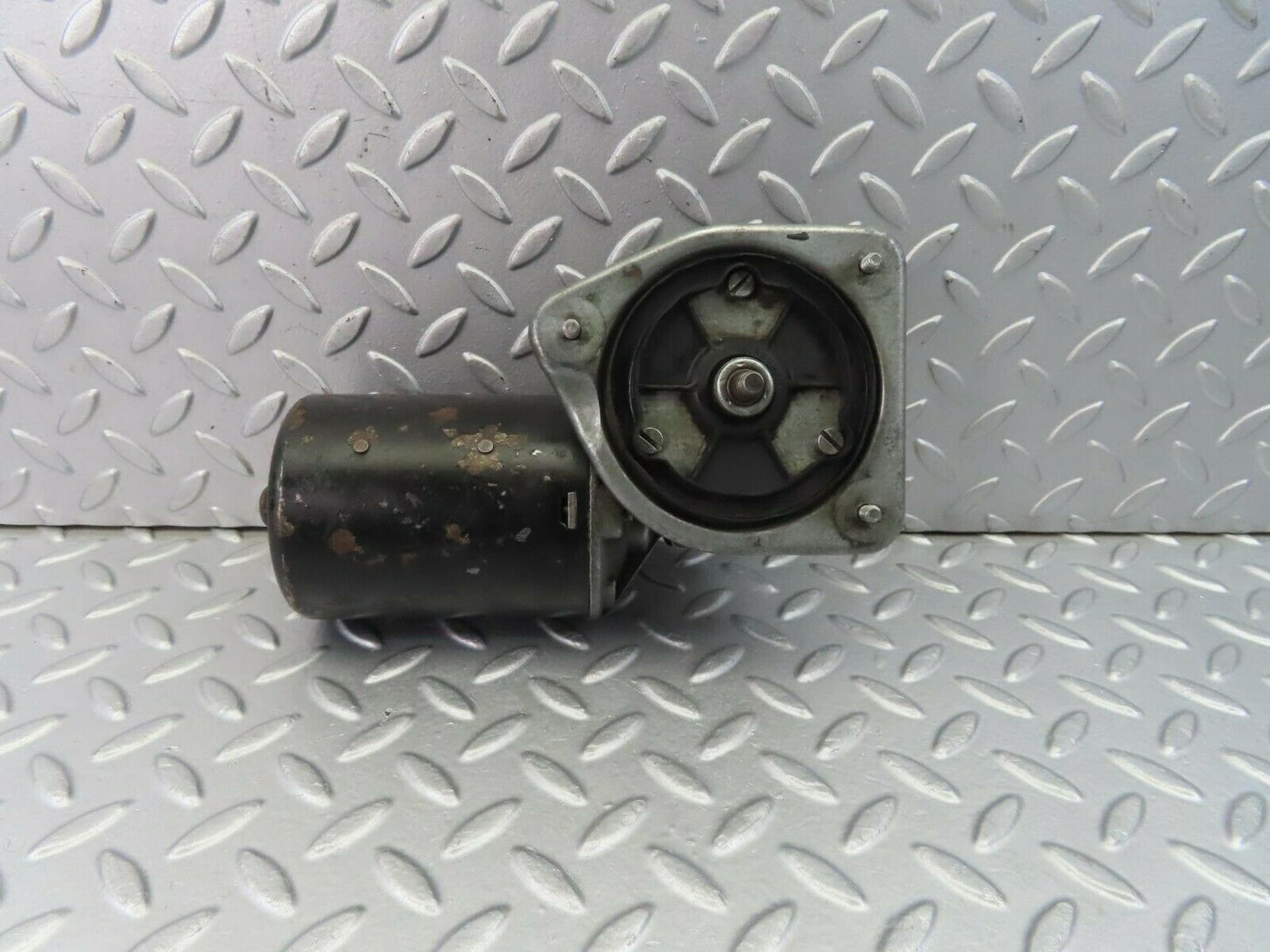 8907 Mercedes-Benz W108 Wiper Motor Bosch 0390446050