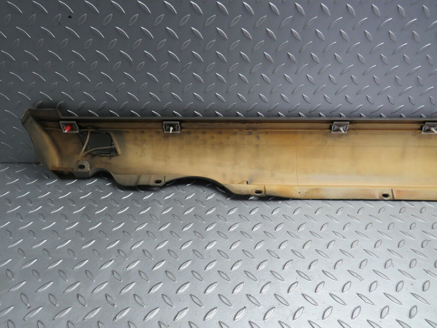 21811 Mercedes-Benz W126 300SE Side Skirt Left Side 1266904940